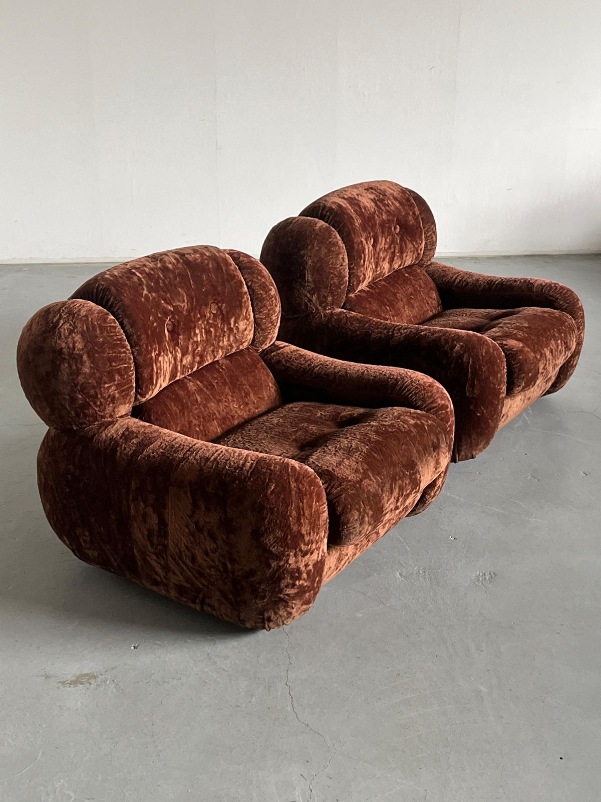 Pair Of Large Italian Mid Century Cloud Armchairs In Dark Brown Fabric, 1970s photo Furniture