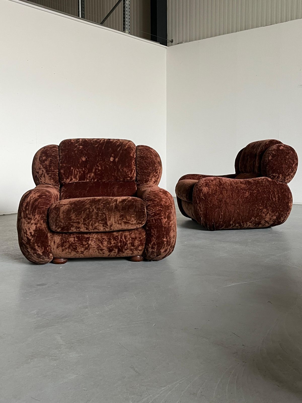 Pair Of Large Italian Mid Century Cloud Armchairs In Dark Brown Fabric, 1970s photo 2210.0