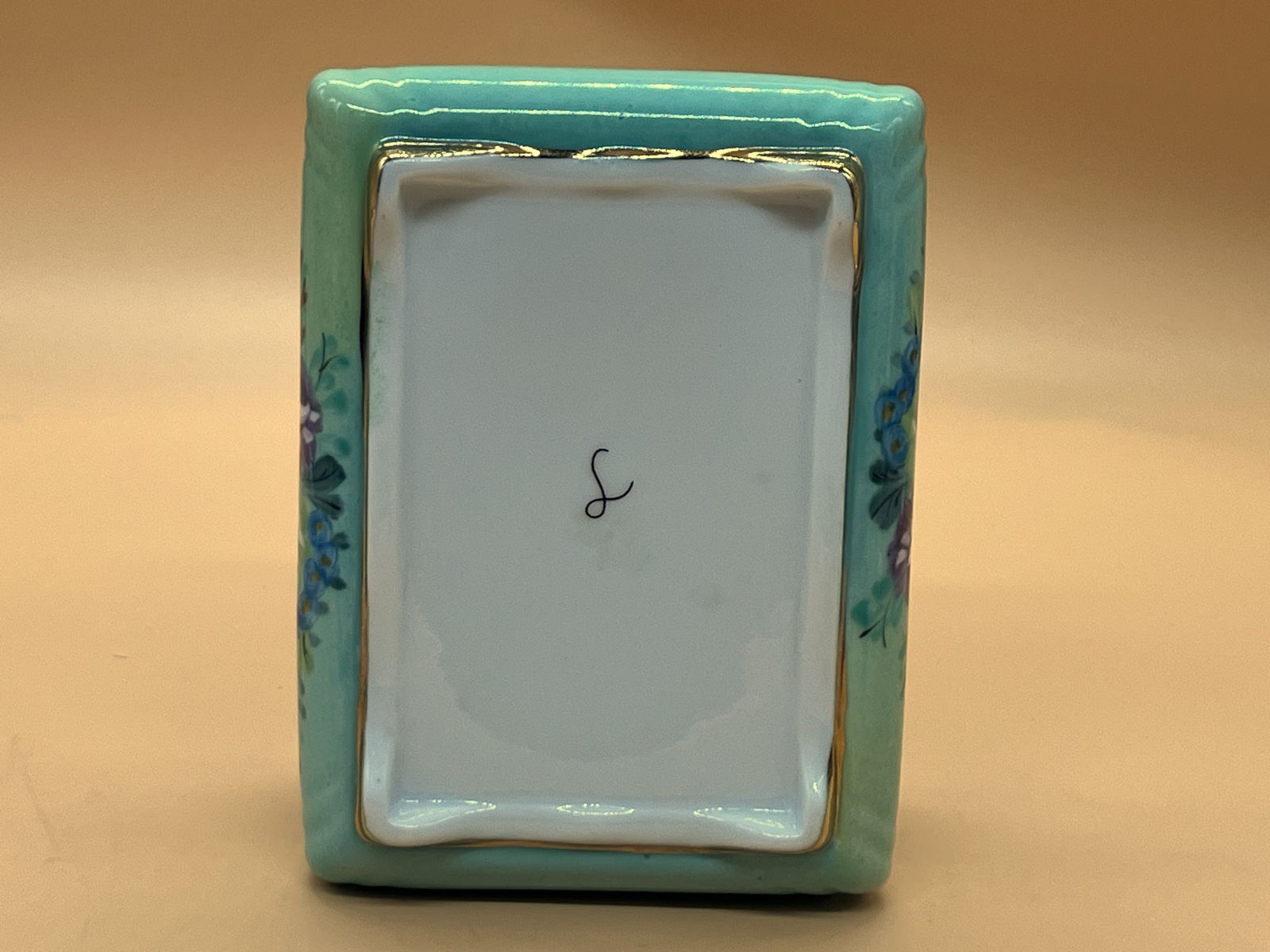 75.0 Large Limoges Porcelain France Hand Painted Hinged Trinket / Jewelry Box. photo