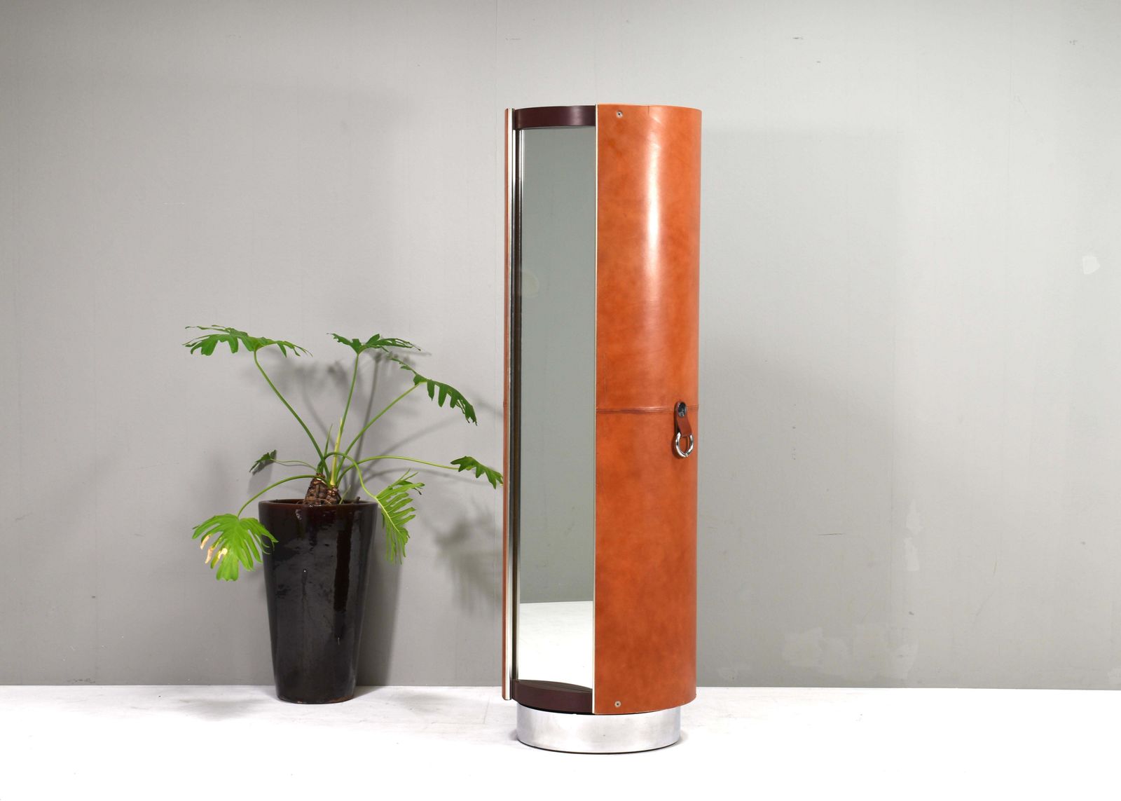 Guido Faleschini Tucroma Swivel Dressing Cabinet For I4mariani – 1971 photo furniture