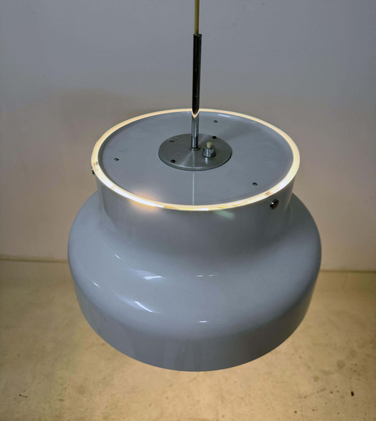 509.0 Witte Bumling Hanglamp Van Atelje Lyktan photo