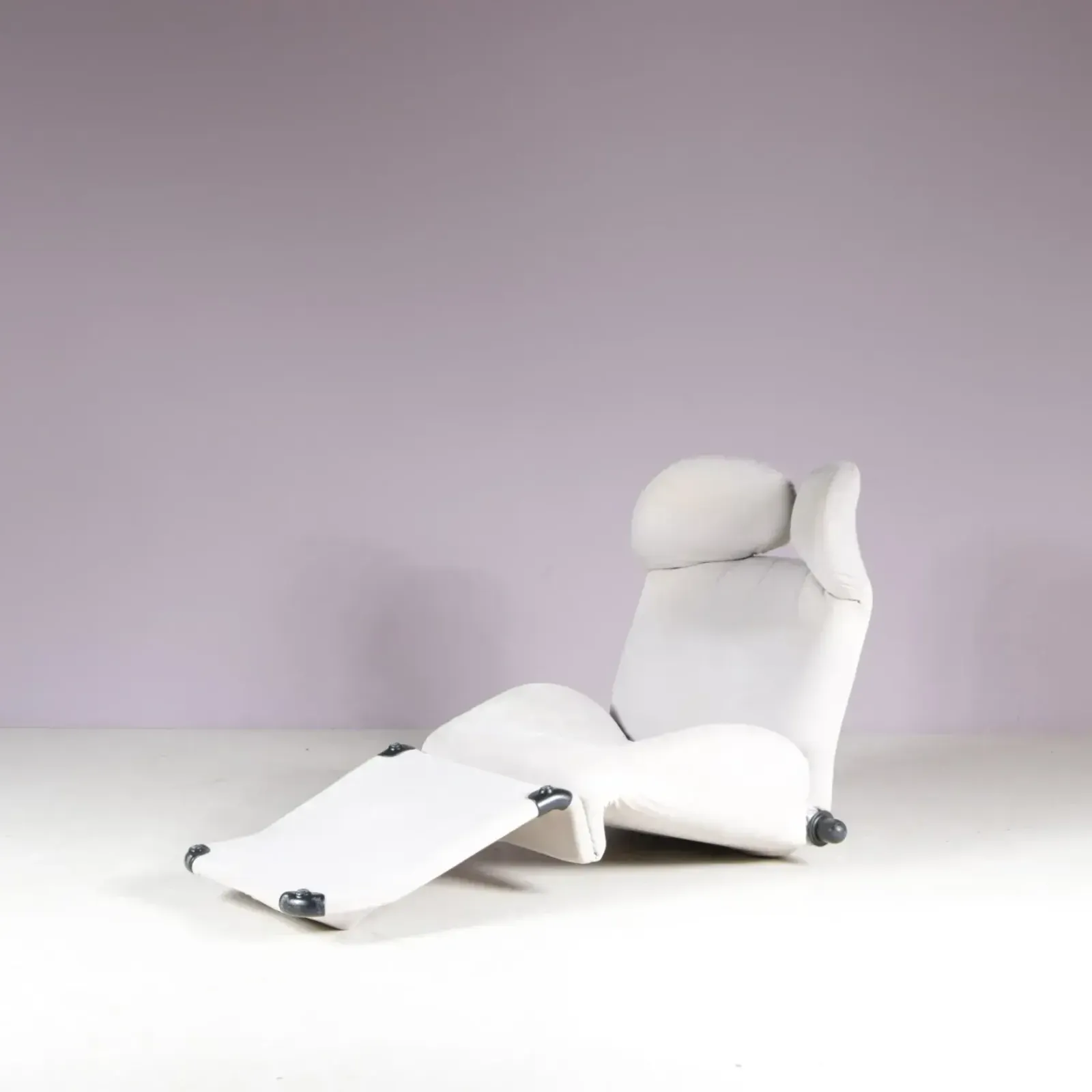 1980s “Wink” Chair By Toshiyuki Kita For Cassina, Italy photo for sale