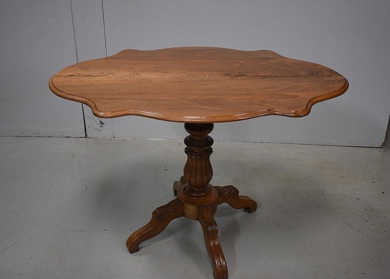 Pedestal "Violin" Walnut 19th Century