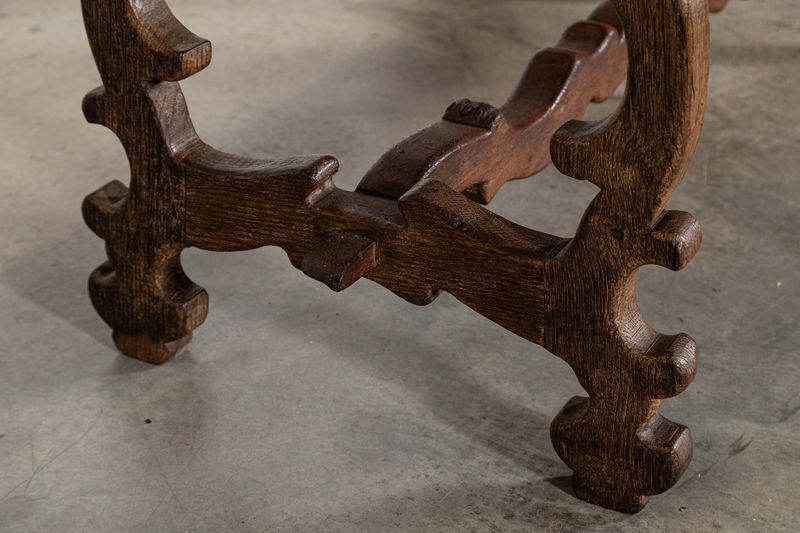 photo furniture 19thc Spanish Oak Trestle Table