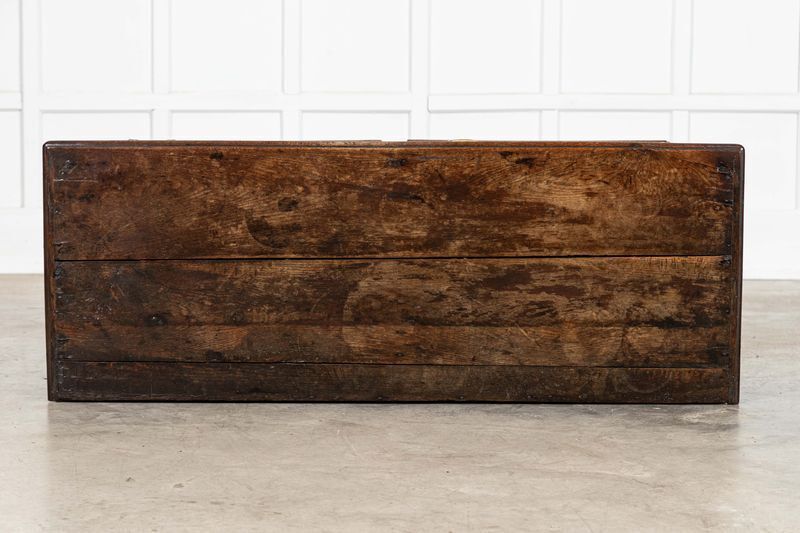 photo furniture 18thc English Oak Dresser Base