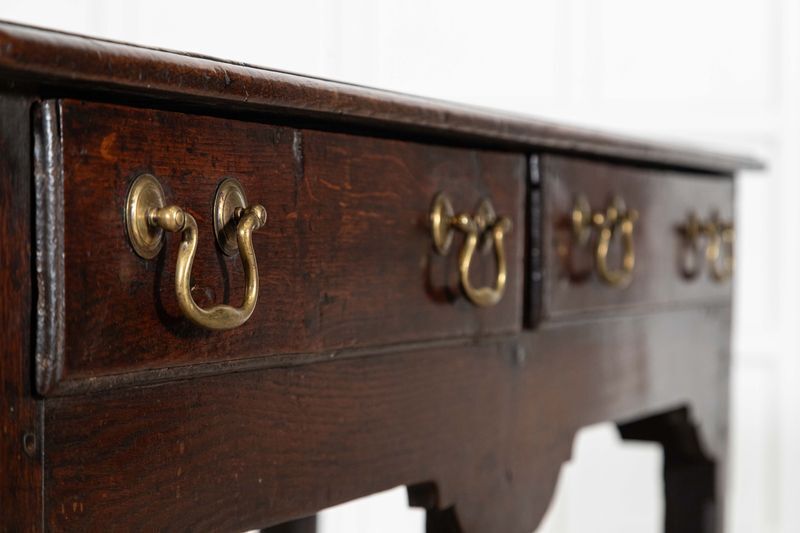 photo vinterior 18thc English Oak Dresser Base