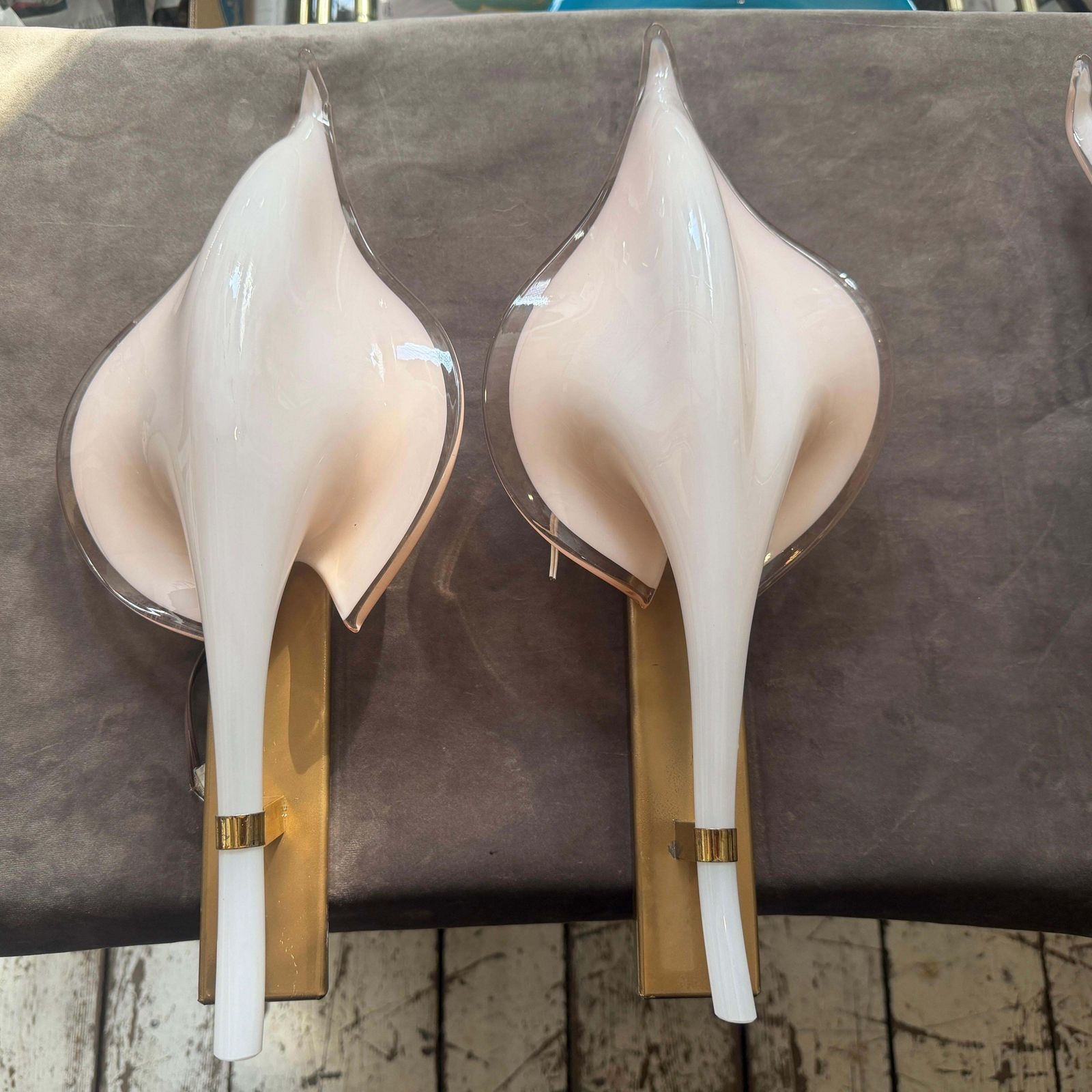 Two 1970s Mid Century Modern Pink Murano Glass Leaf Wall Sconces By Franco Luce photo vinterior