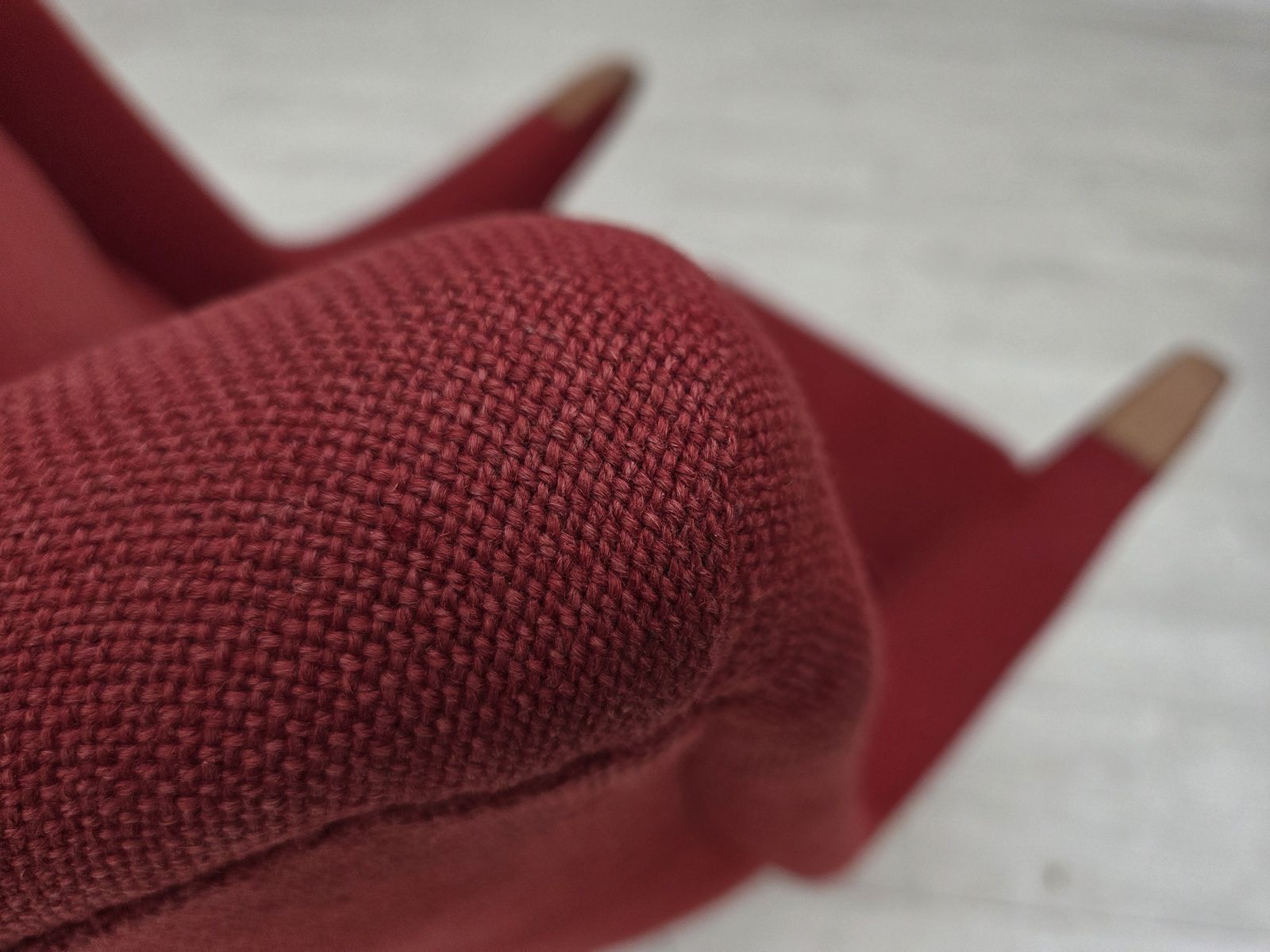 Meubels Ca. Jaren 1970, Deens Design Van Bent Møller Jepsen, "Teddy" Fauteuil, Meubelwol, Teakhout. photo