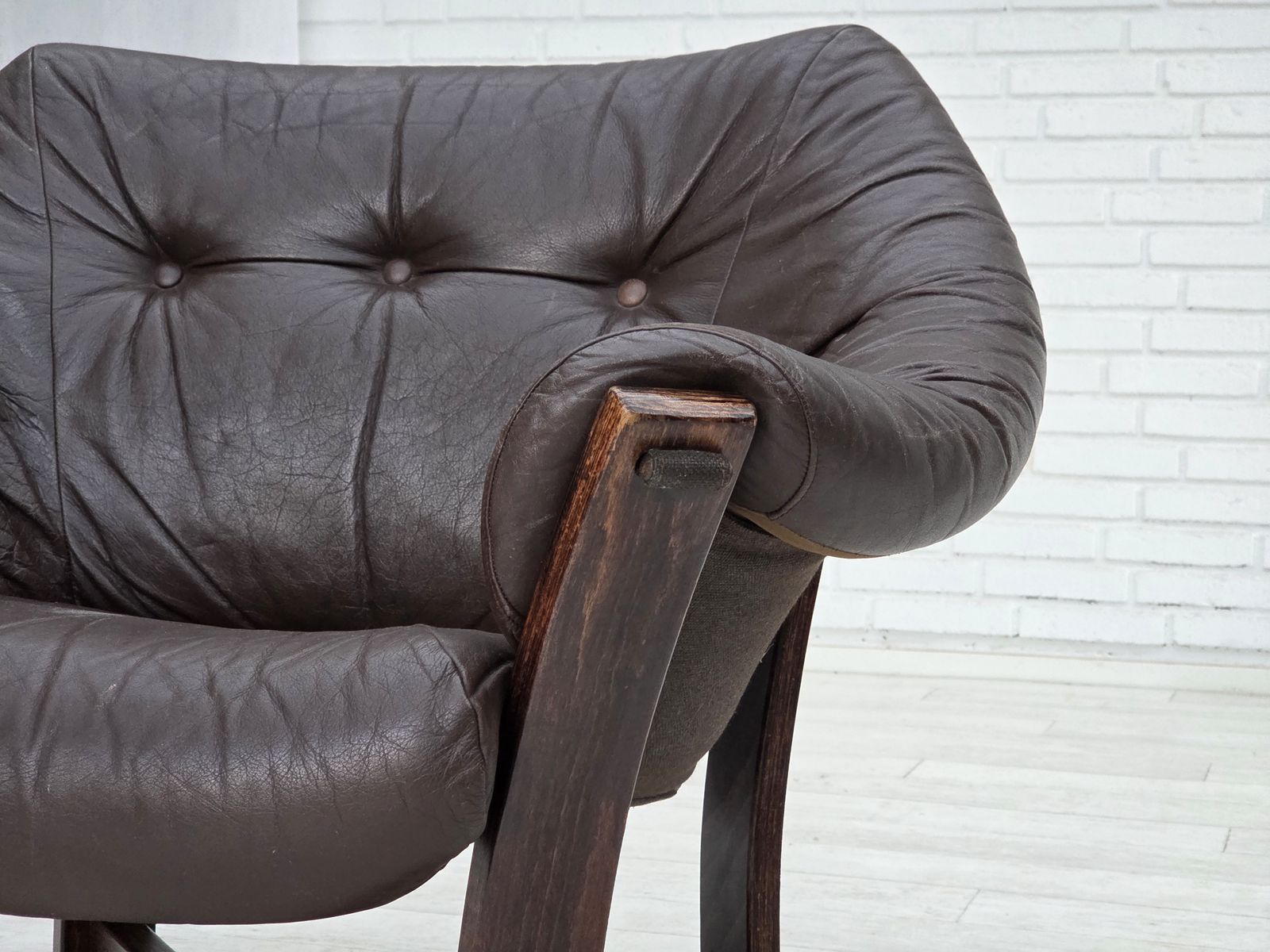 photo furniture 1970s, Scandinavian Lounge Chair, Furniture Leather, Oak Wood.