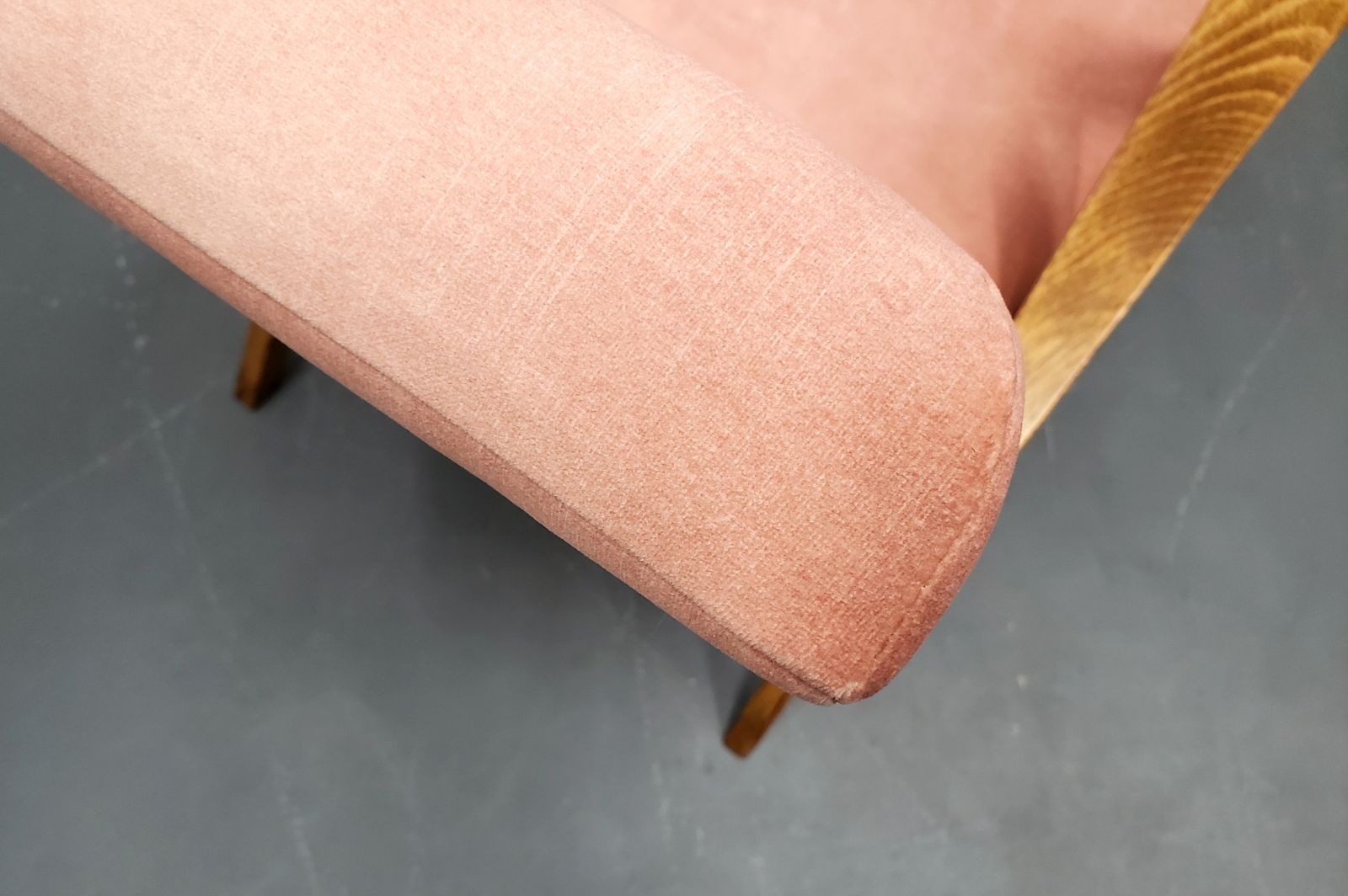 One Left   1960 Mid Century Easy Chair Model B 310 Var In Pastel Pink Velvet photo Furniture