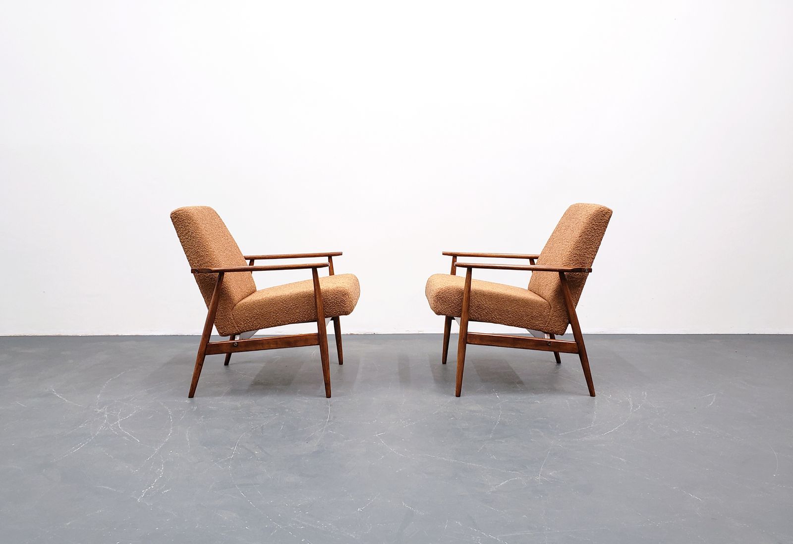 Set Of Two   1960 Henryk Lis Armchairs In Mocha Mousse Boucle photo furniture