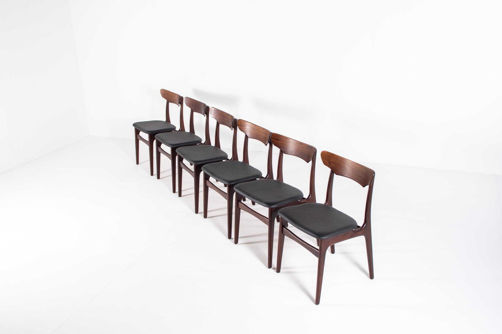 Set Of 6 Schiønning & Elgaard Rosewood Dining Chairs, Denmark, Newly Upholstered photo furniture