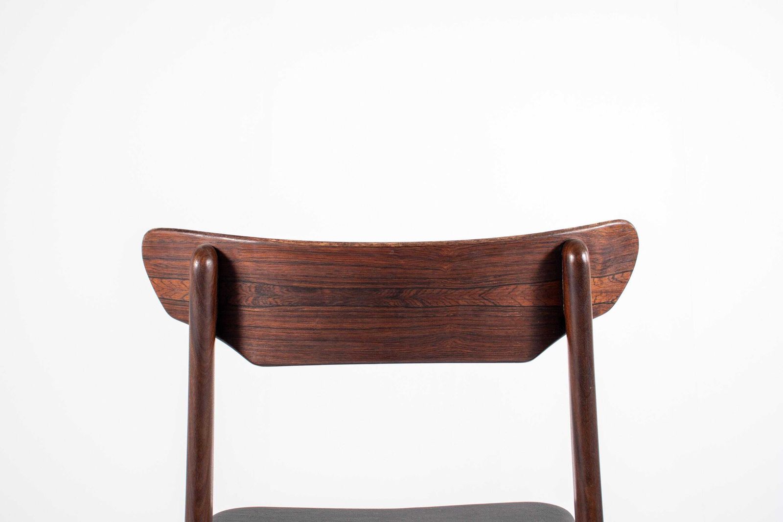 photo furniture Set Of 6 Schiønning & Elgaard Rosewood Dining Chairs, Denmark, Newly Upholstered