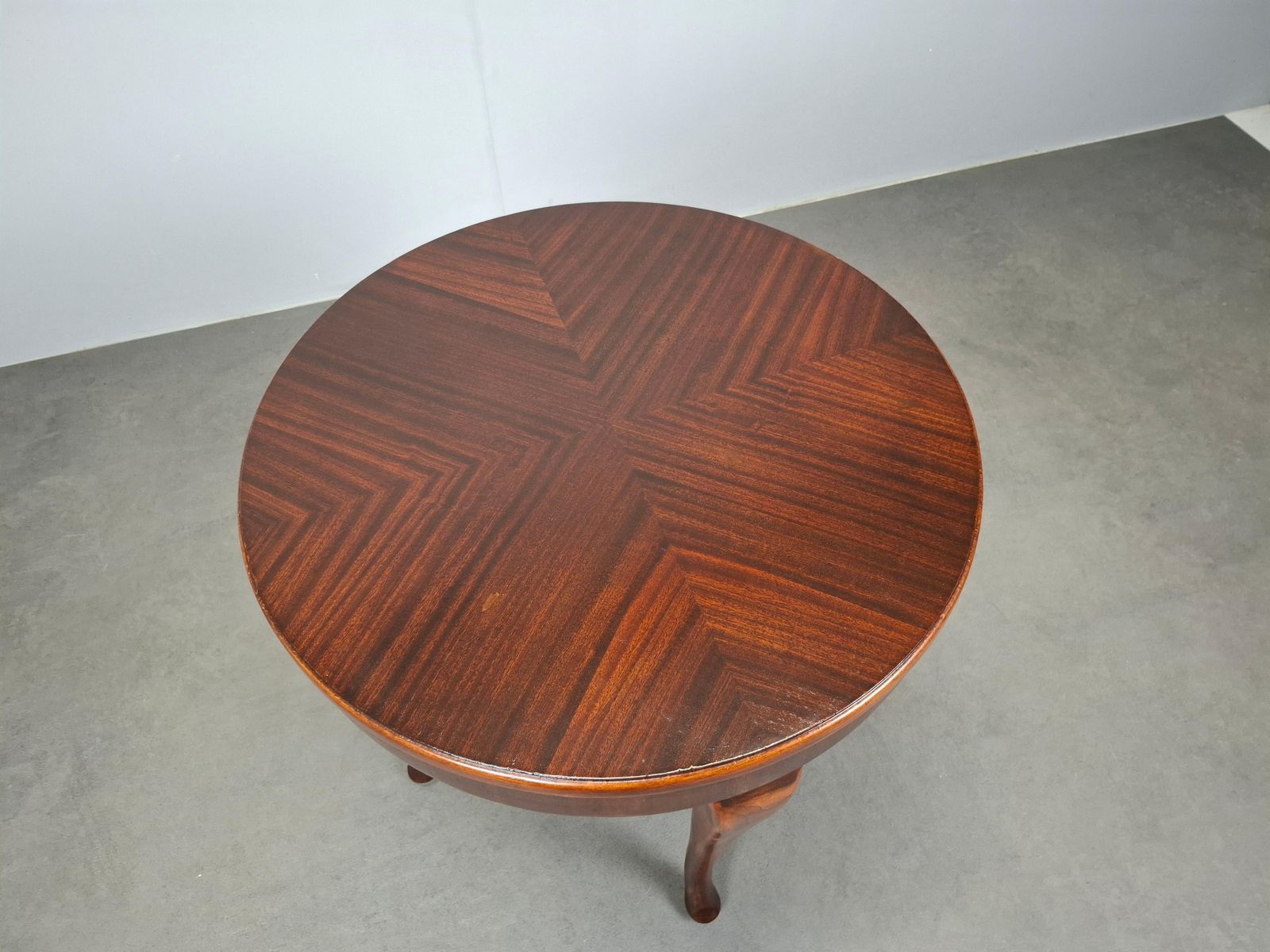 1930s Czechoslovak Art Deco Round Table In Wood And Veneer photo buy