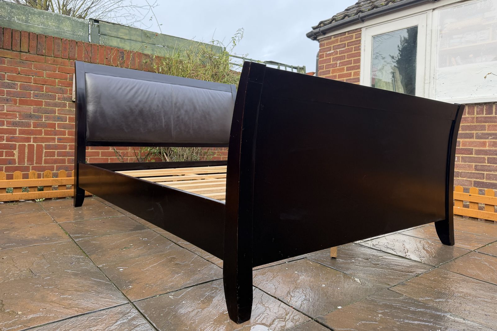 photo vinterior Stunning Deep Merlot Contemporary Sleigh King Bed Frame With Leatherette Head Board – Very Good Condition