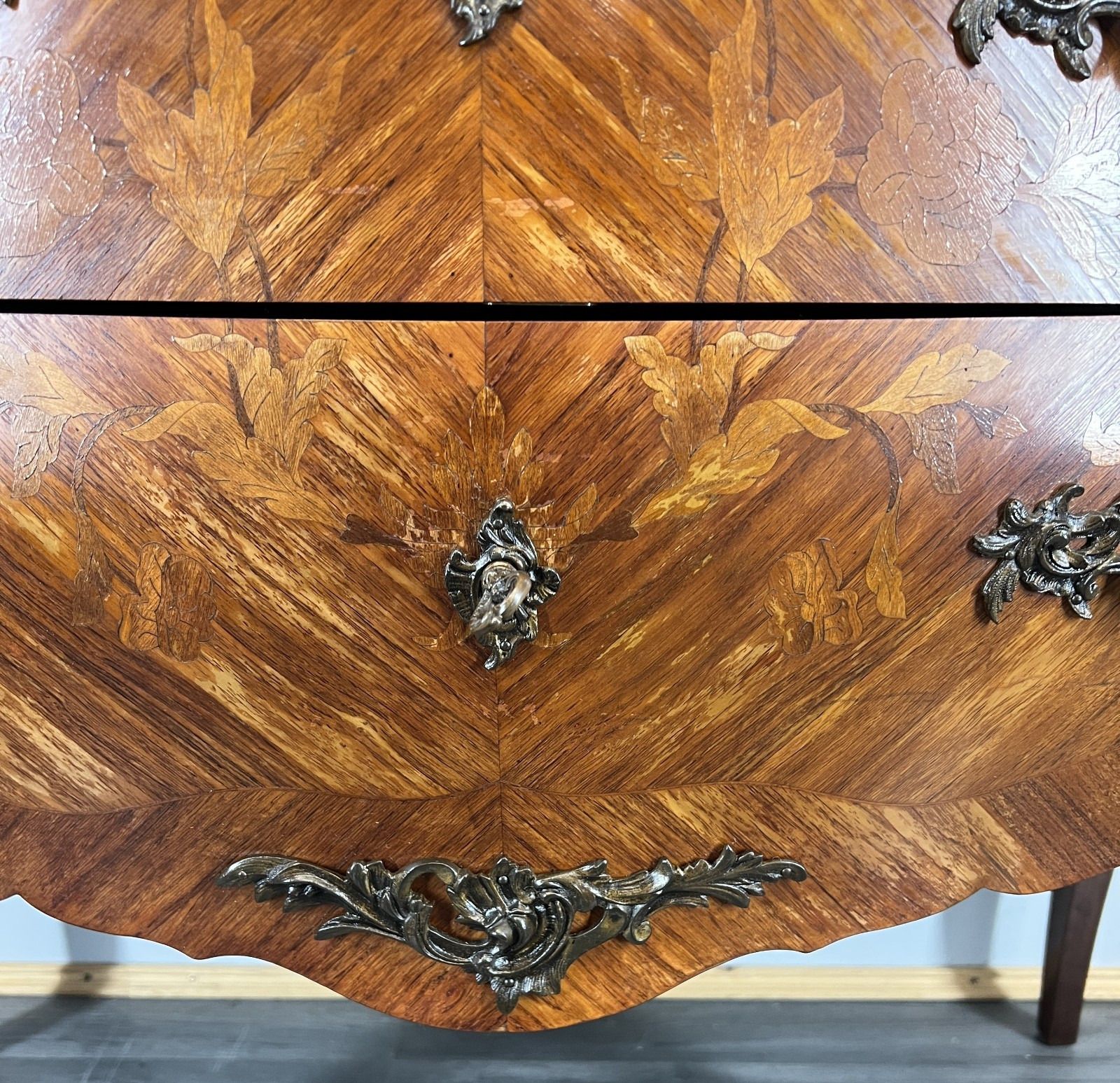 photo furniture Chest Of Drawers Antique French Bombe Walnut Marble Top Carved Cabinet Lot 4706
