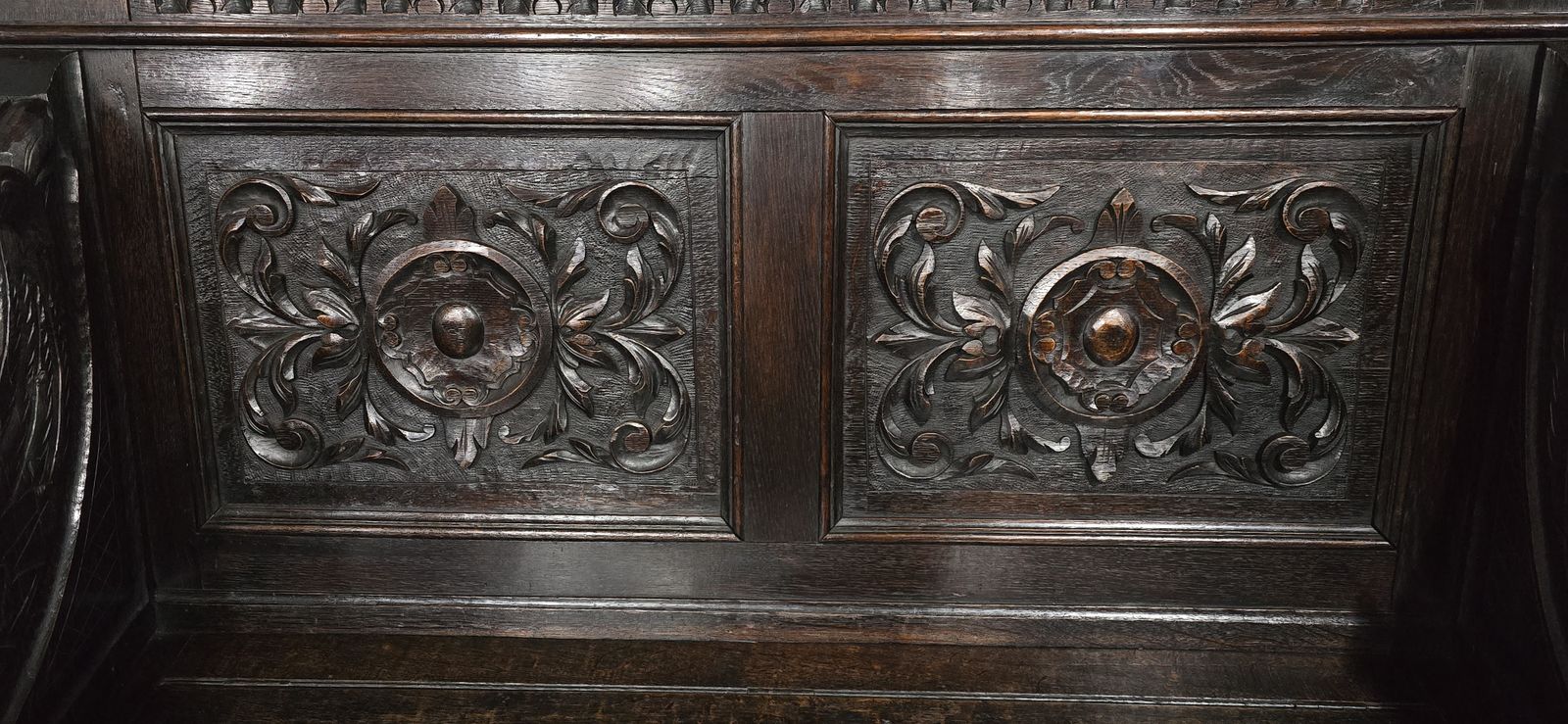 1295.0 Super Oak Monks Hall Bench photo