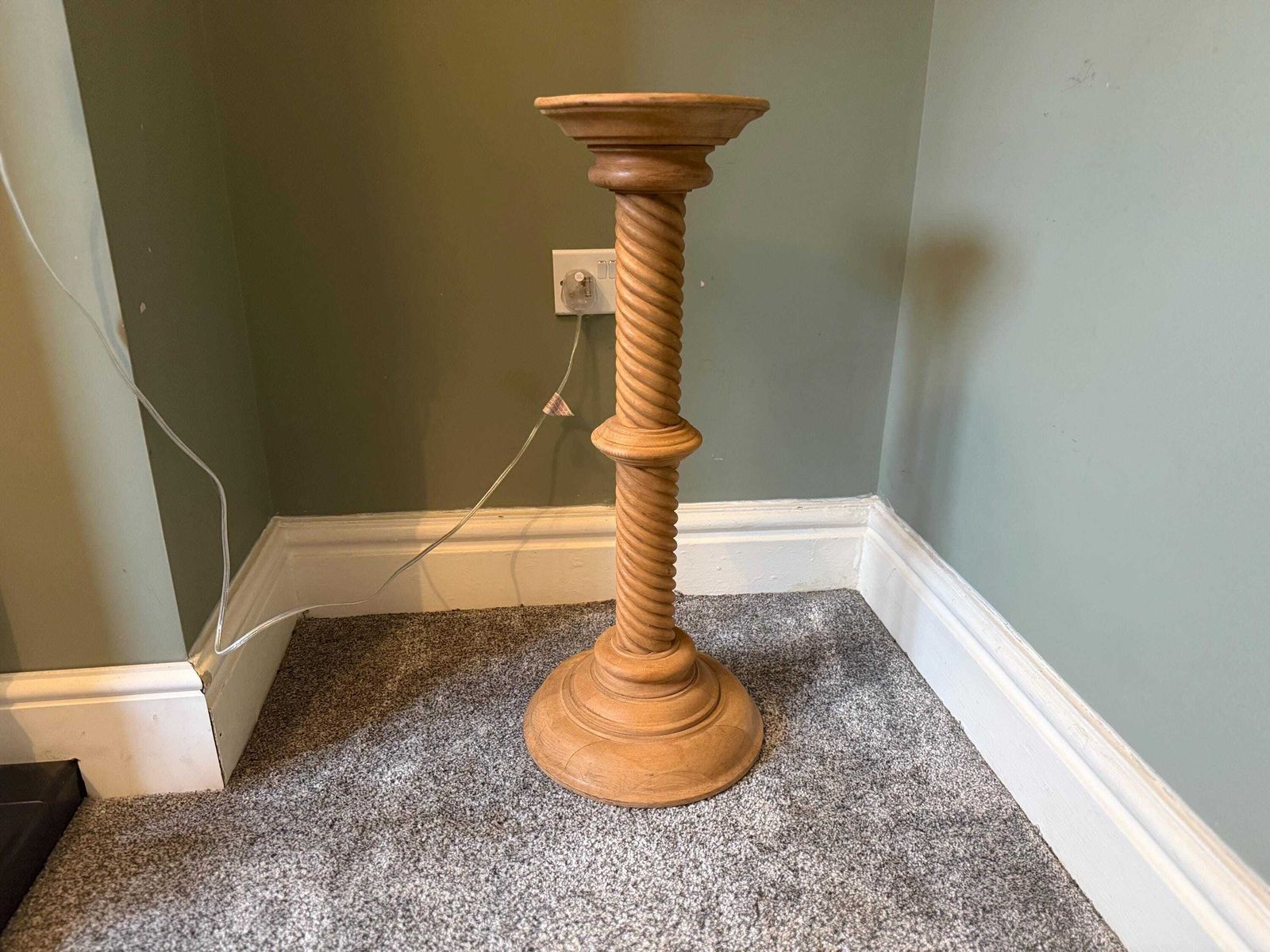 130.0 Vintage Solid Wood Plant Stand / Pot Stand / Pedestal Table / Lamp Stand photo