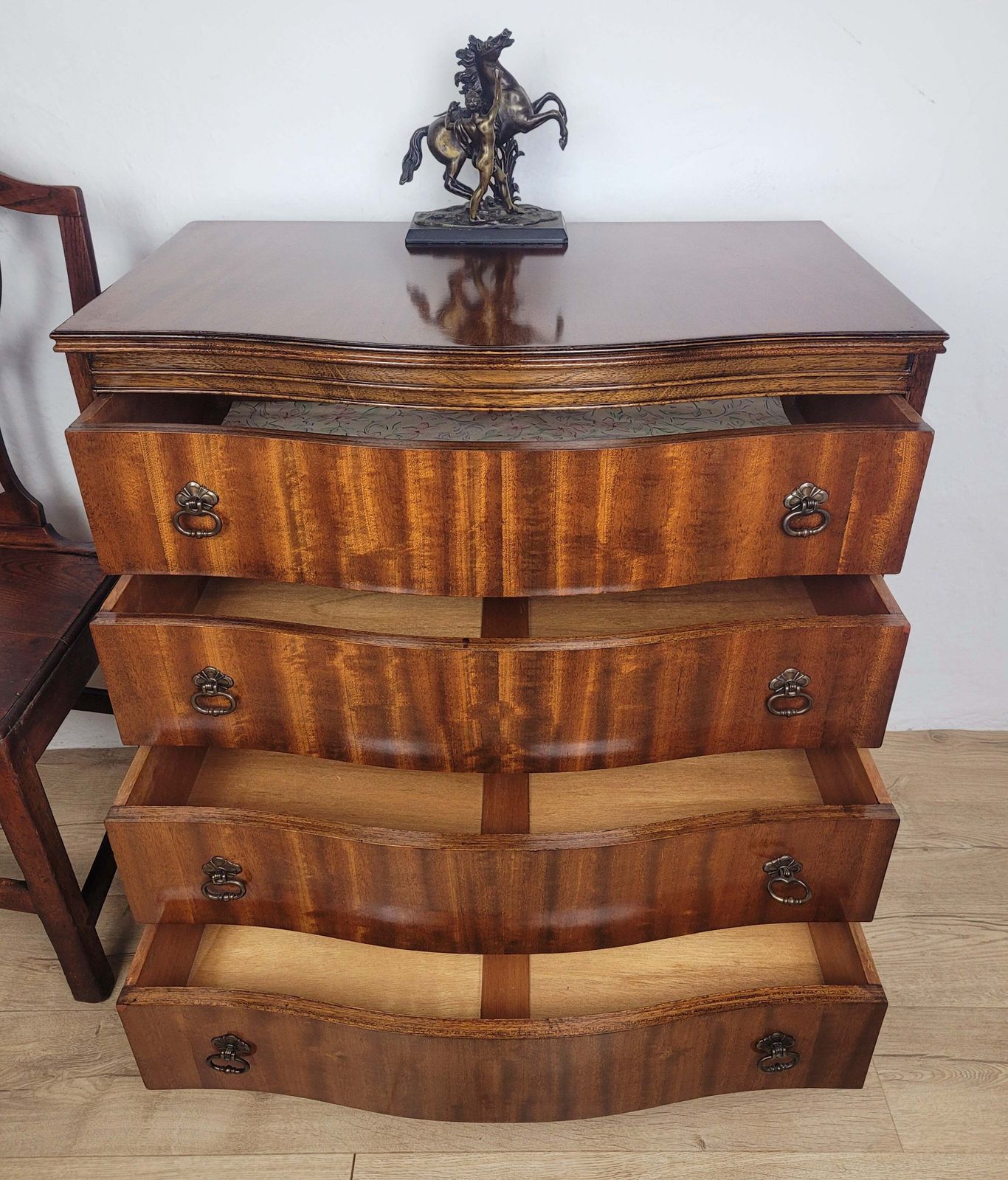 Chest Of Drawers 4 Serpentine Front Mahogany Antique English photo furniture