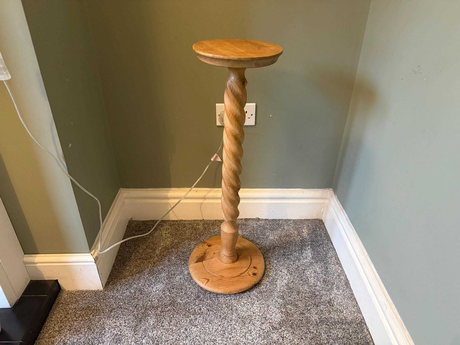 Vintage Solid Wood Plant Stand / Pot Stand / Pedestal Table / Lamp Stand photo vinterior