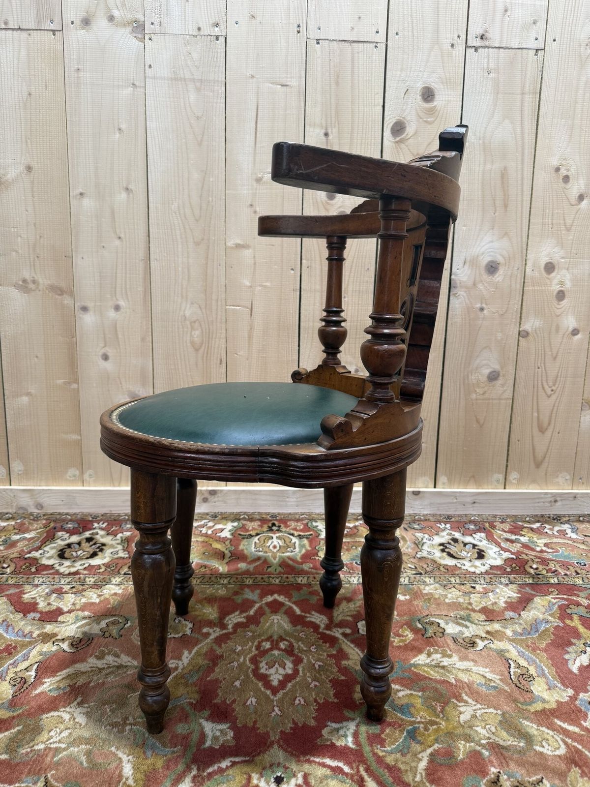 Fauteuil De Bureau à En Noyer Napoléon III photo for sale