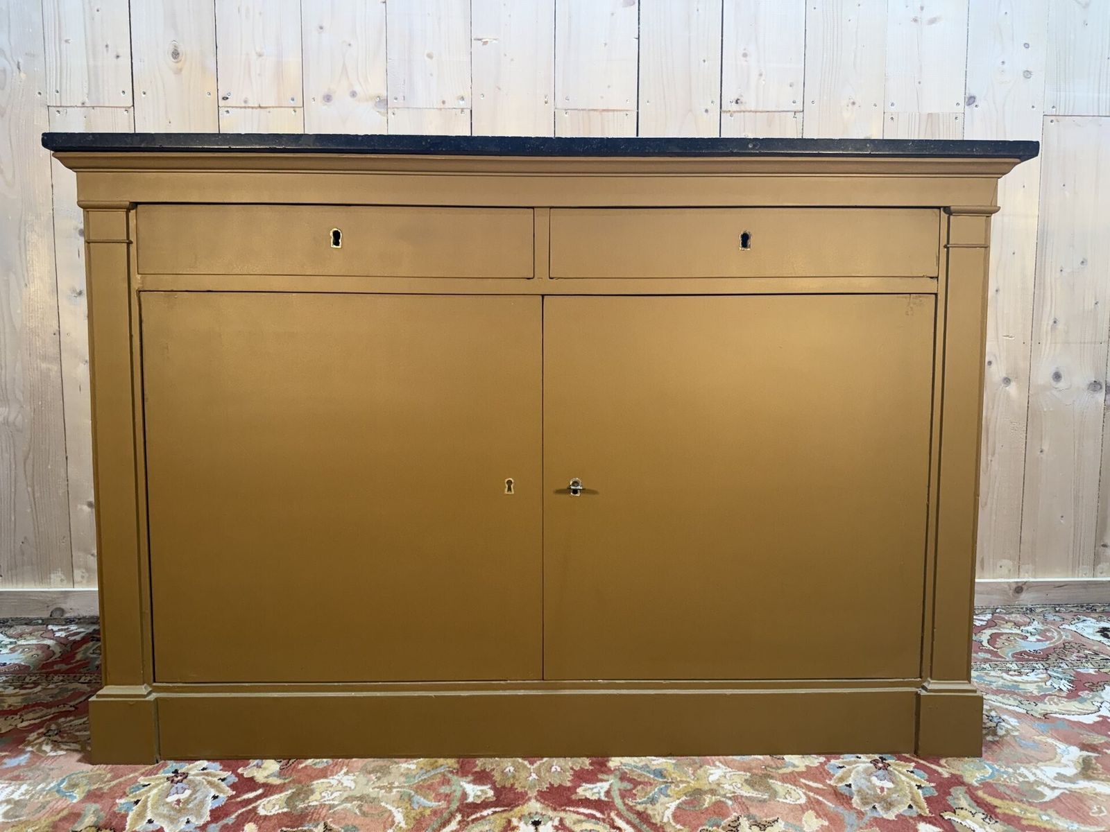 Buffet à Plinthes Louis Philippe En Bois Peint Et Marbre Noir