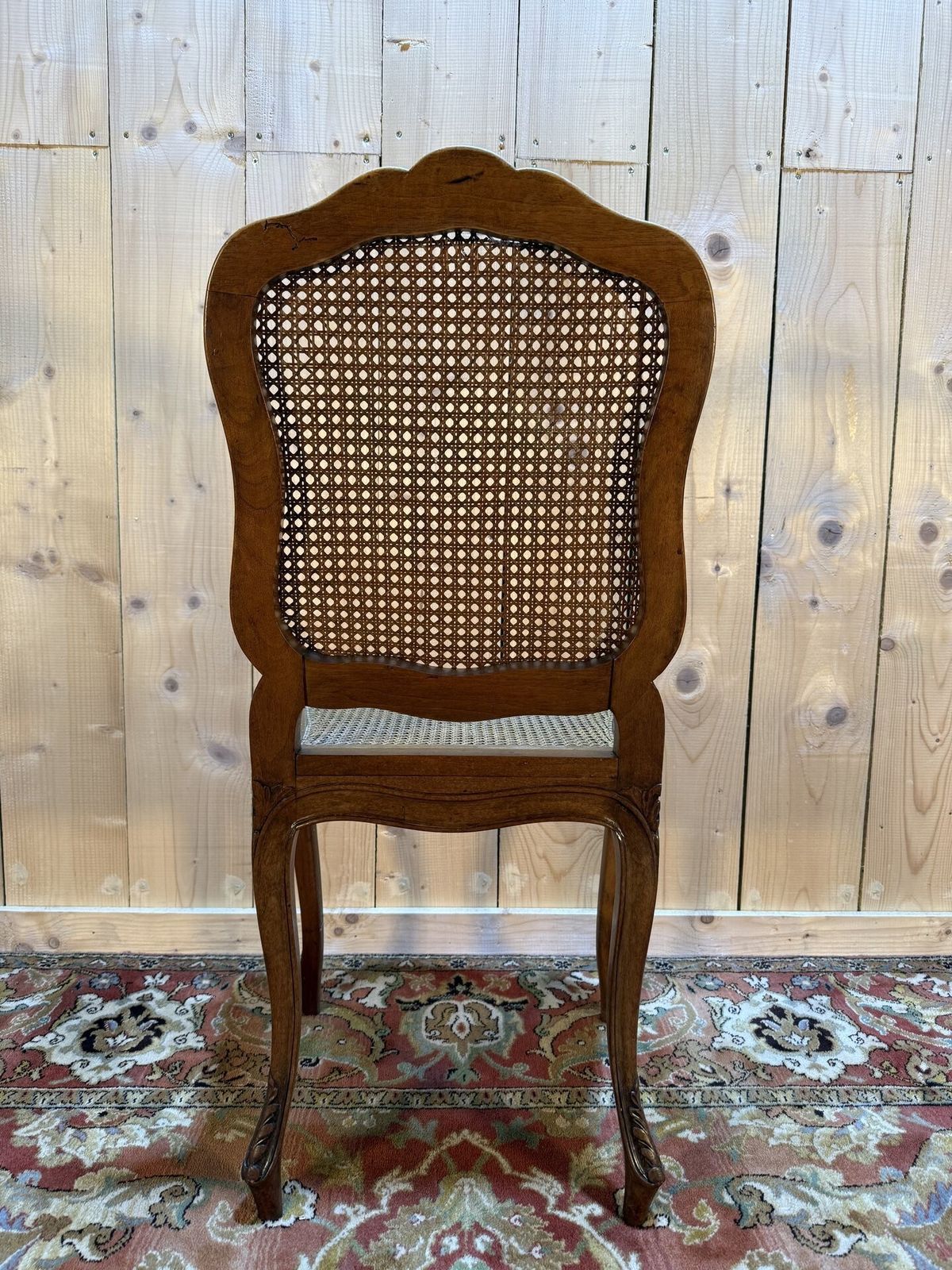 photo for sale Suite De 10 Chaises De Style Louis XV En Noyer Et Cannage