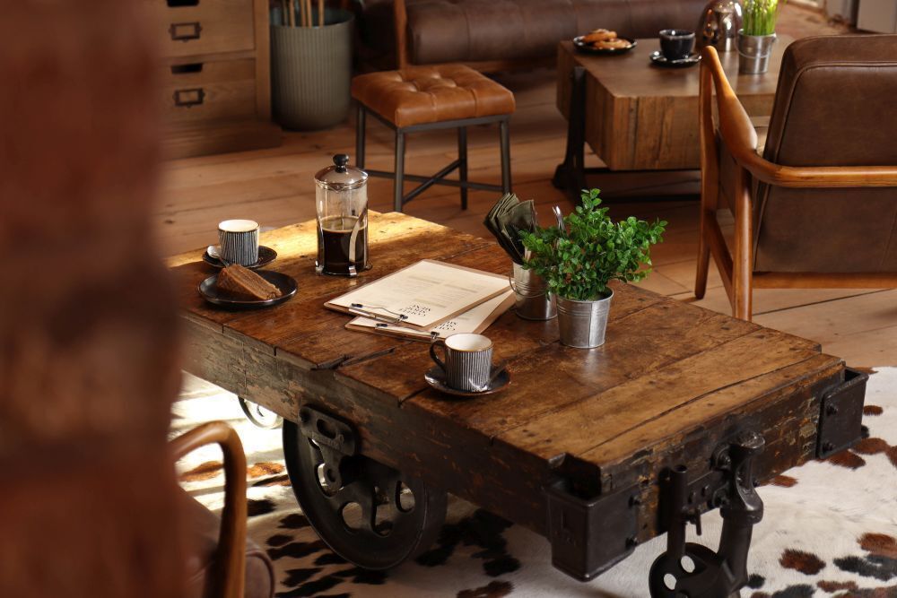 photo vintage Industrial Style Trolley Cart Coffee Table