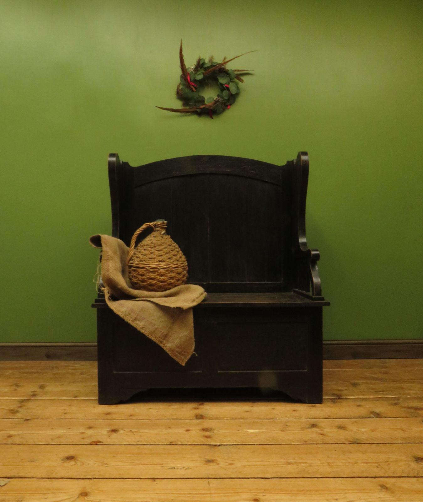 Arts And Crafts Oak Tavern Bench With Locker Seat photo 545.0