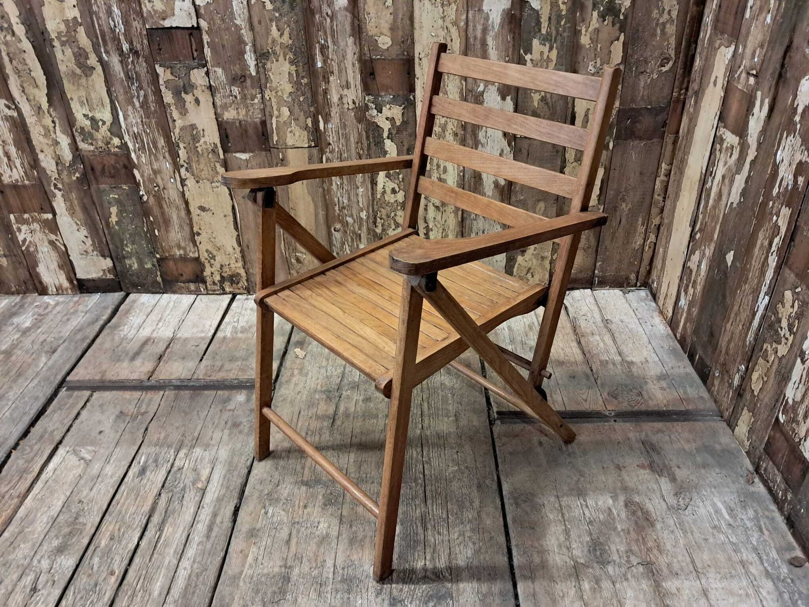 Wooden Folding Chair photo vinterior