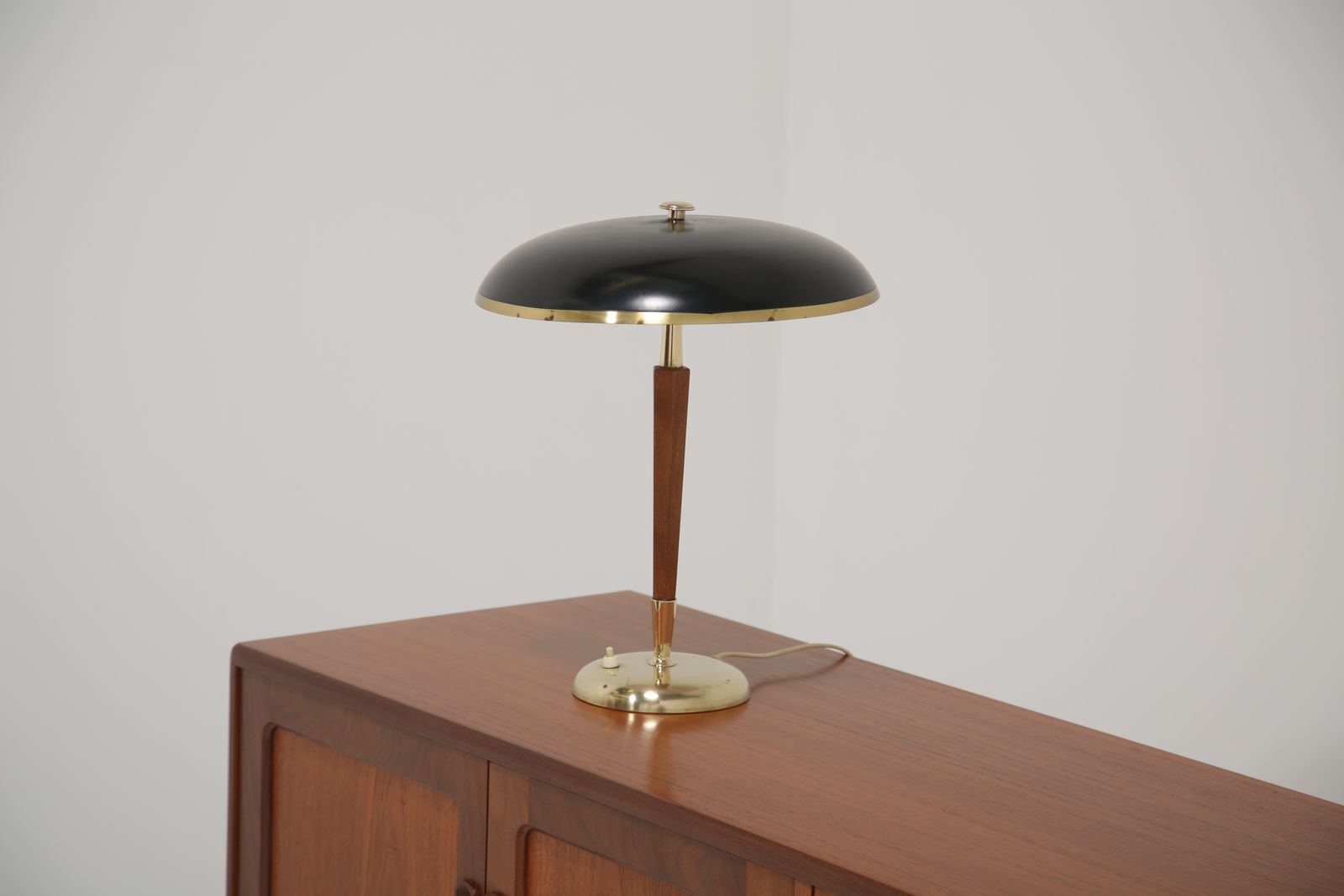 Borens Borås Model 8453: Swedish Mid Century Table Lamp In Brass, Teak, And Lacquered Metal, 1940s/50s photo vinterior