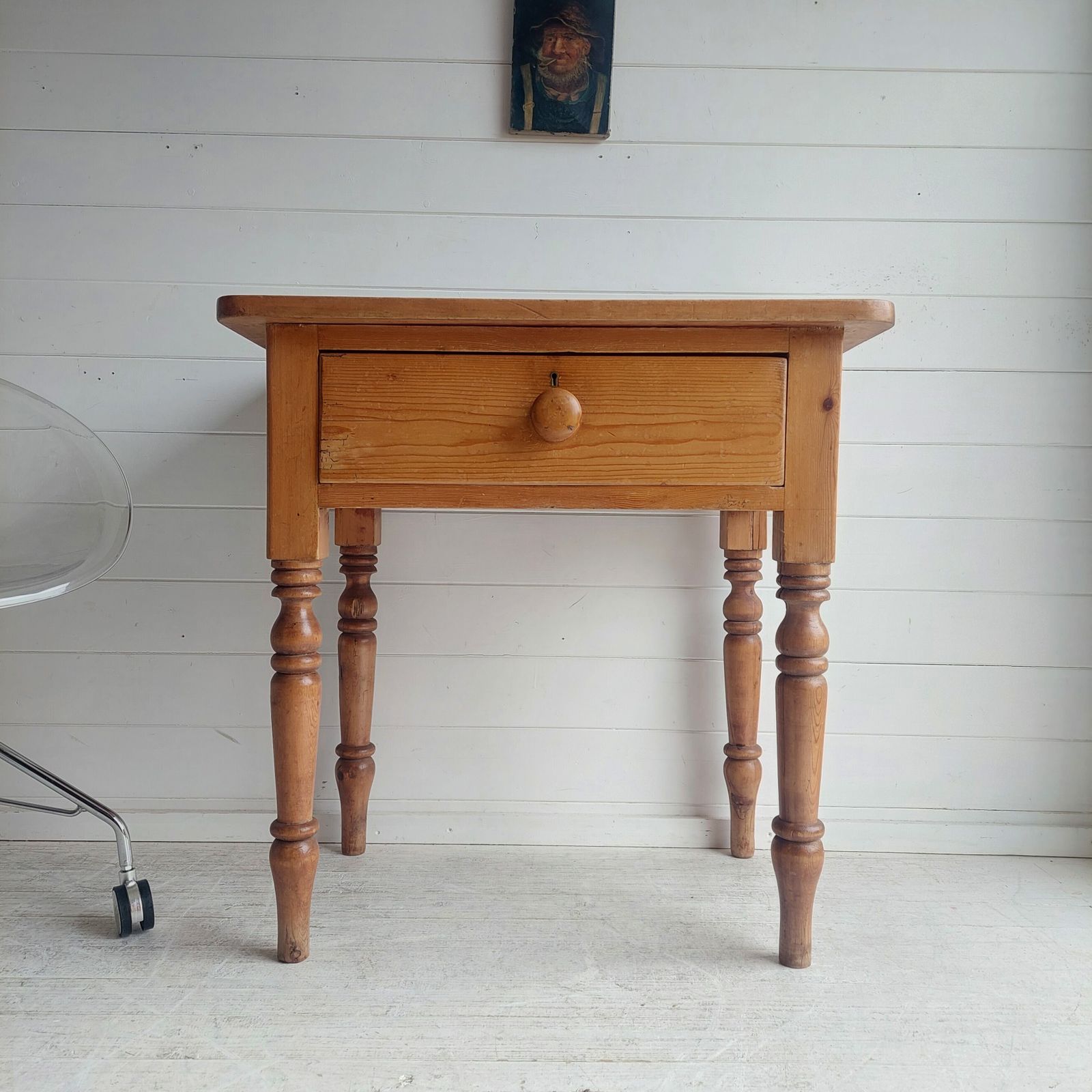 photo vintage Victorian Antique Rustic Pine Side Table Small Desk Kitchen Console Table With Drawer 1900s