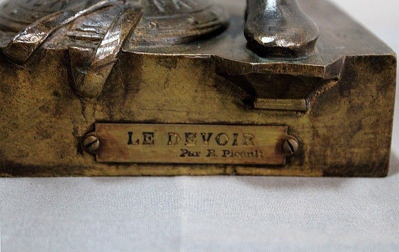 Bronze "Le Devoir" Signed E. Picault 19th Century photo vinterior