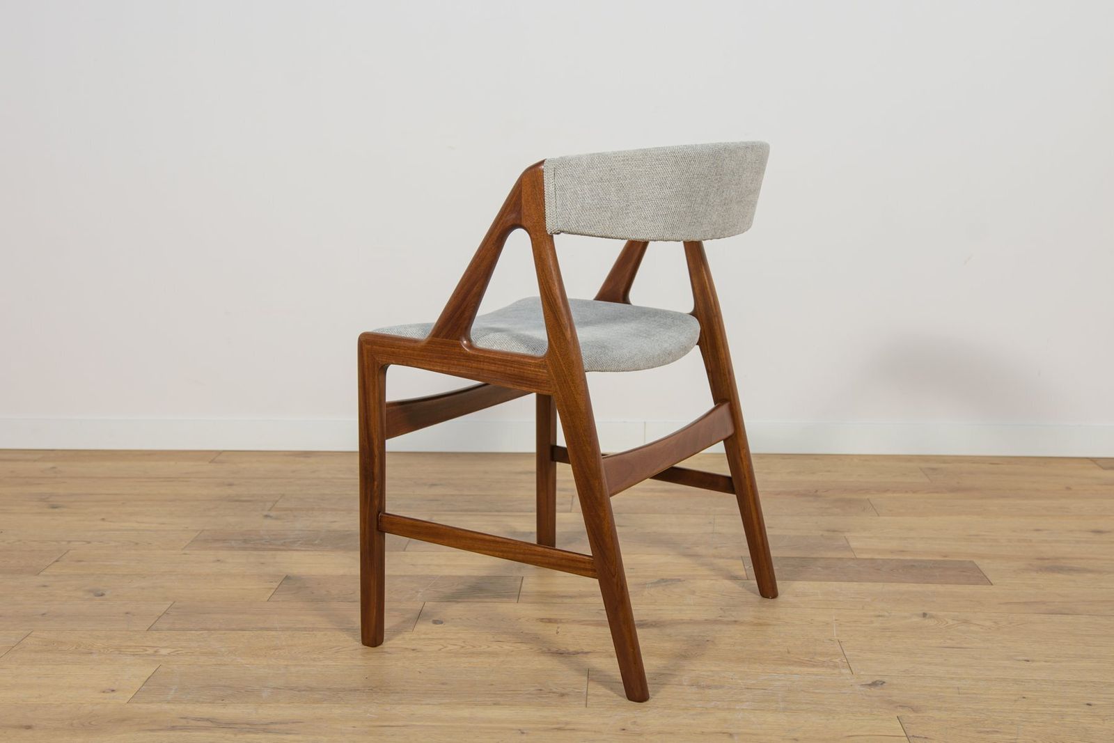 photo furniture Mid Century Teak Dining Chairs, Denmark 1960s, Set Of 4