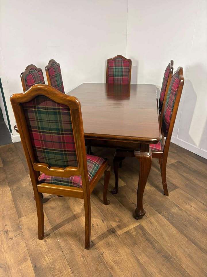 Edwardian Mahogany Wind Out Table Dining Suite photo for sale