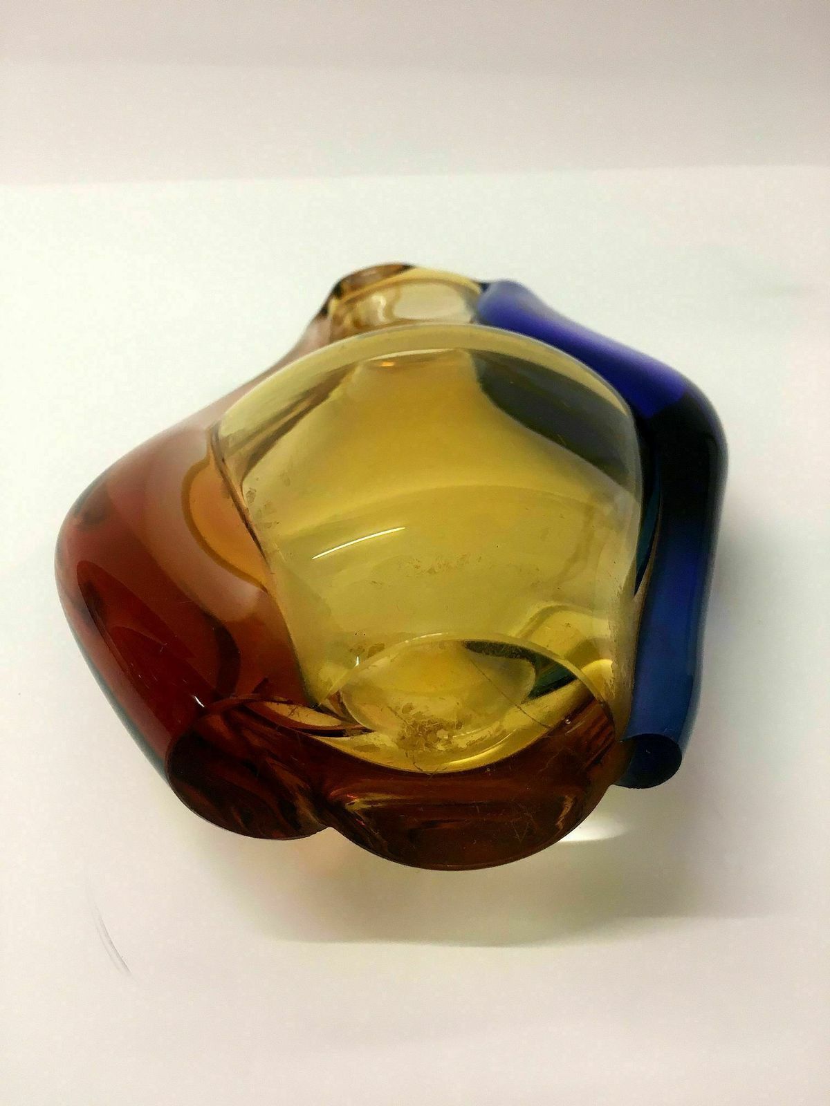 Basket "Romana" Hand Free Blown Glass  / Hana Machovská photo vinterior