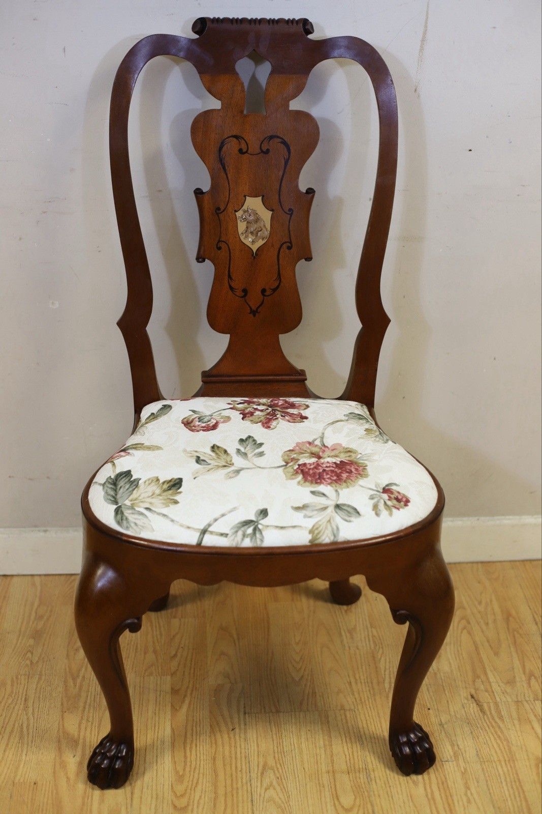 photo vintage Thomas Messel , Stunning Set Of Ten Walnut Queen Anne Style Dinning Chairs
