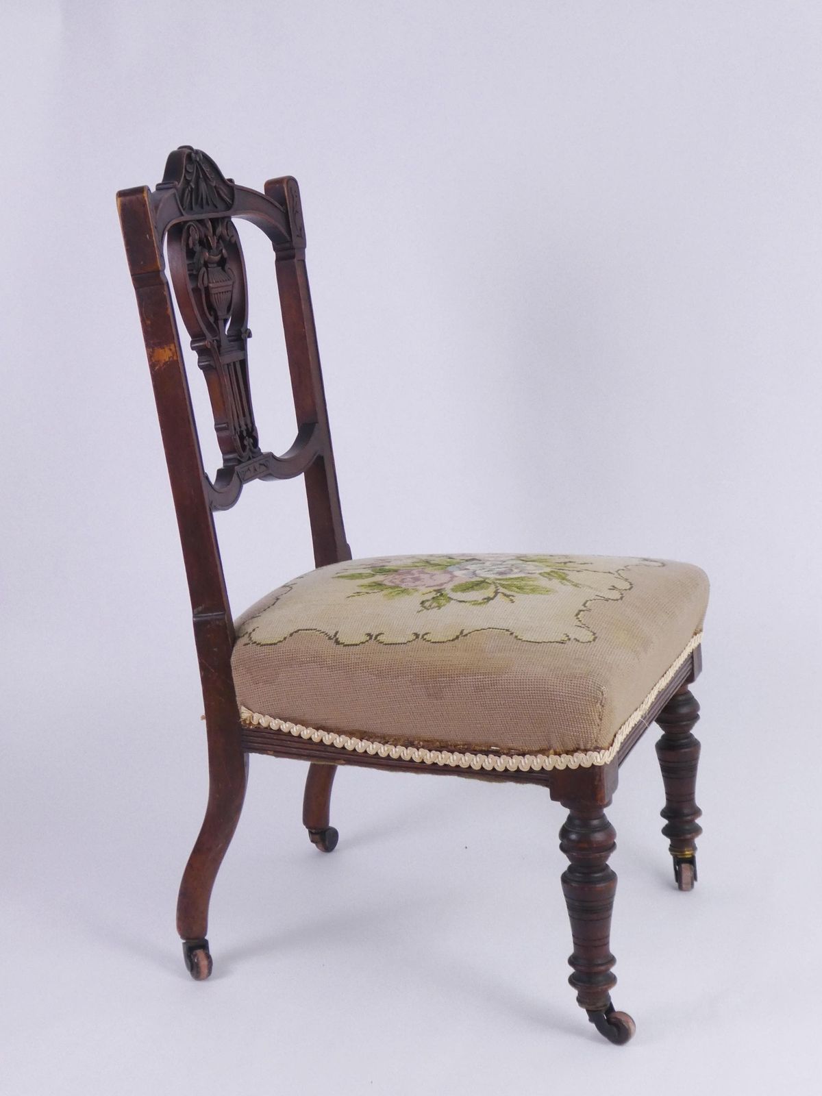 Antique English Needlepoint Chair With Wheels, Victorian Wooden Bedroom Chair With Floral Design photo Furniture