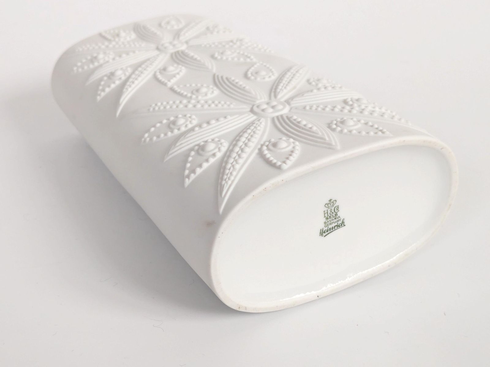 photo vinterior Architectural Biscuit Porcelain Vase: Nanny Still For Heinrich, Germany, 1970s
