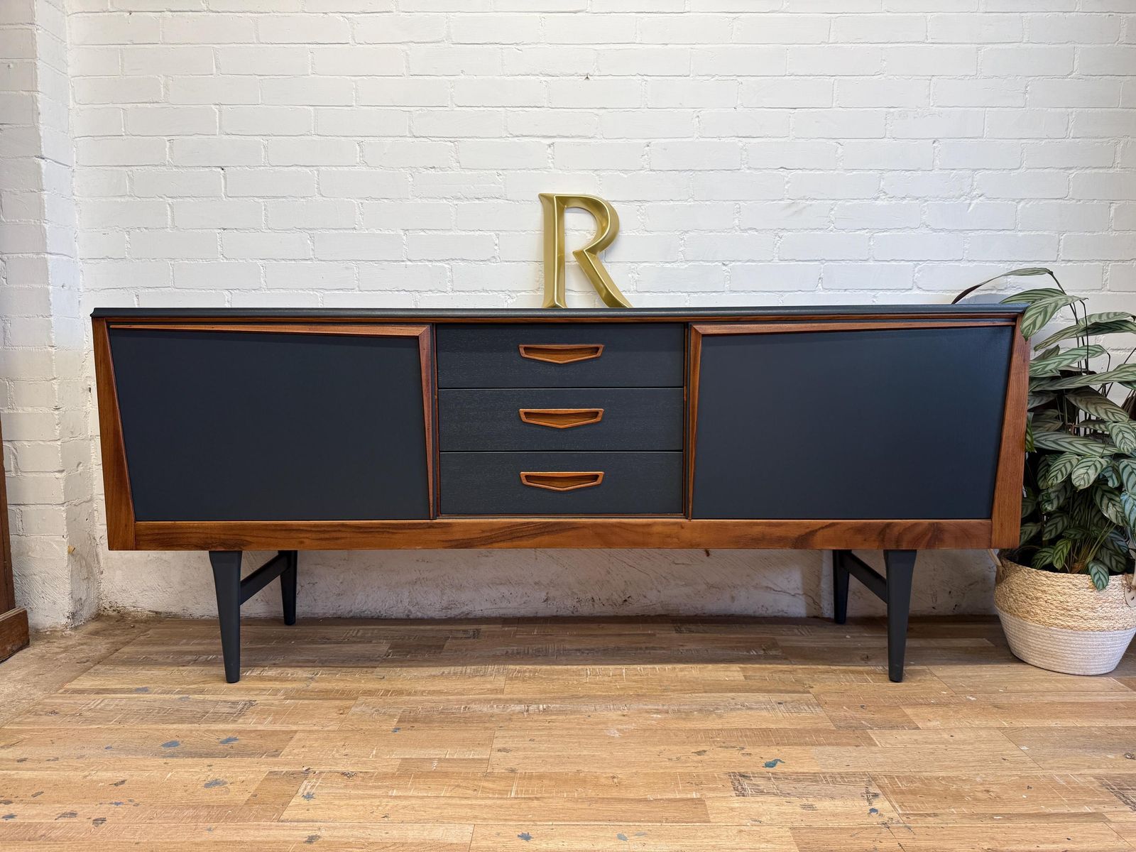 Mid Century Sideboard By Elliotts Of Newbury– Painted In Farrow & Ball Railings