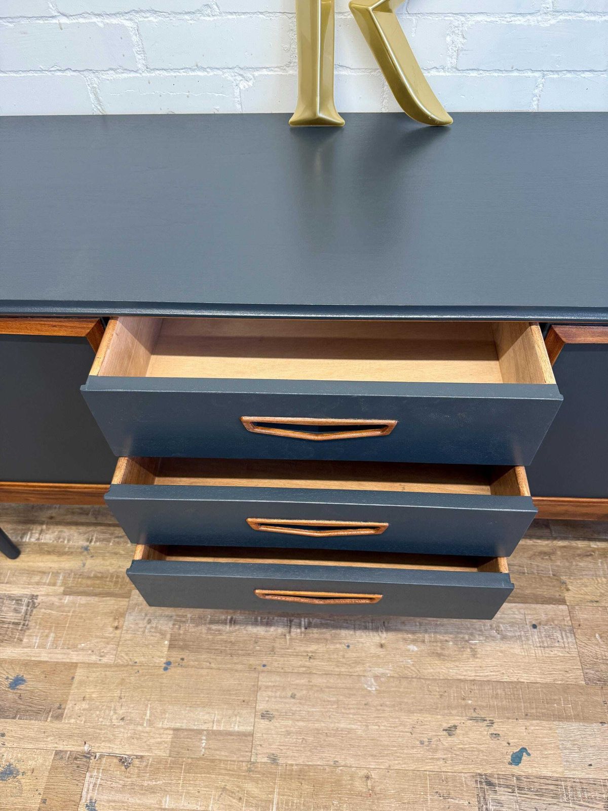 Mid Century Sideboard By Elliotts Of Newbury– Painted In Farrow & Ball Railings photo vinterior
