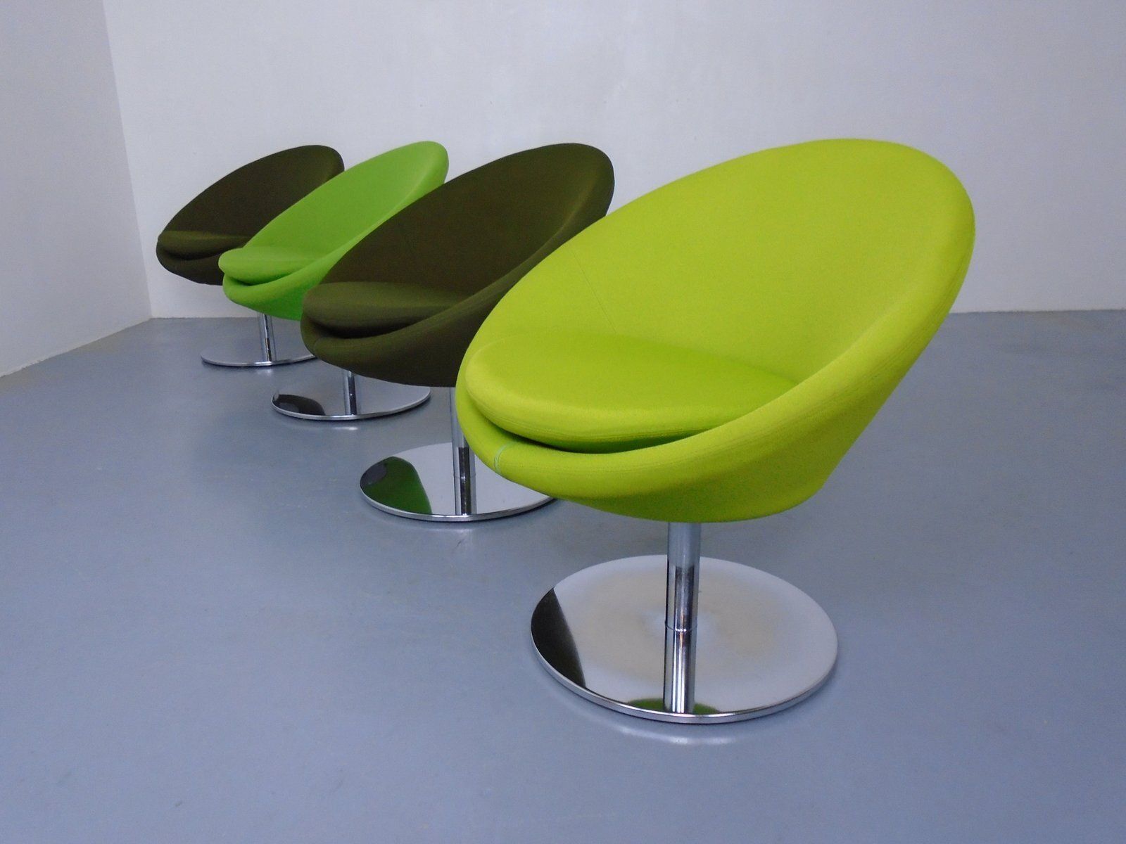 Allermuir Conic Swivel Club Chairs & Table, Uk, 2015, Set Of 5 photo vintage