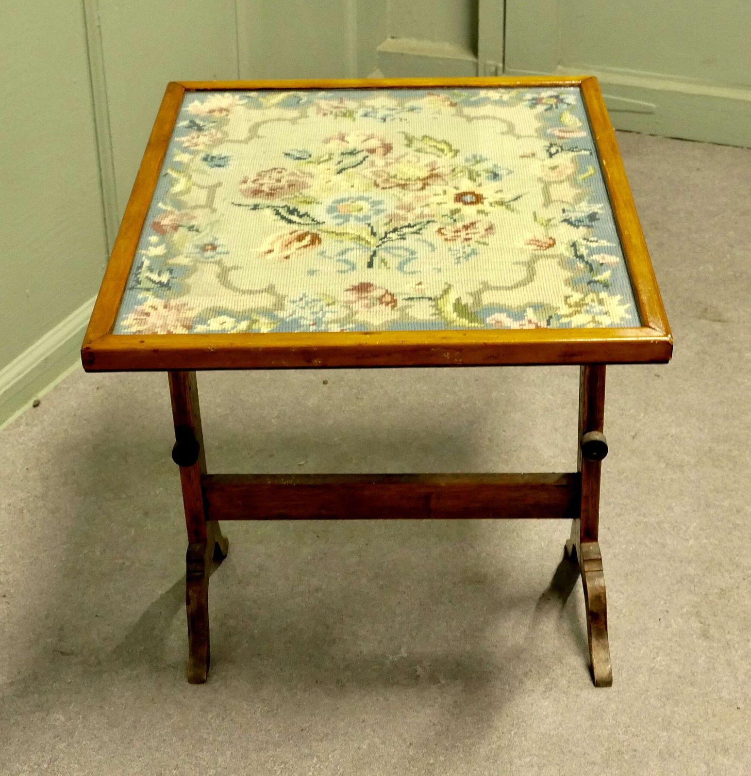 Metamorphic Embroidered Fire Screen Occasional Table Superb Expertly Hand Embroidered photo buy