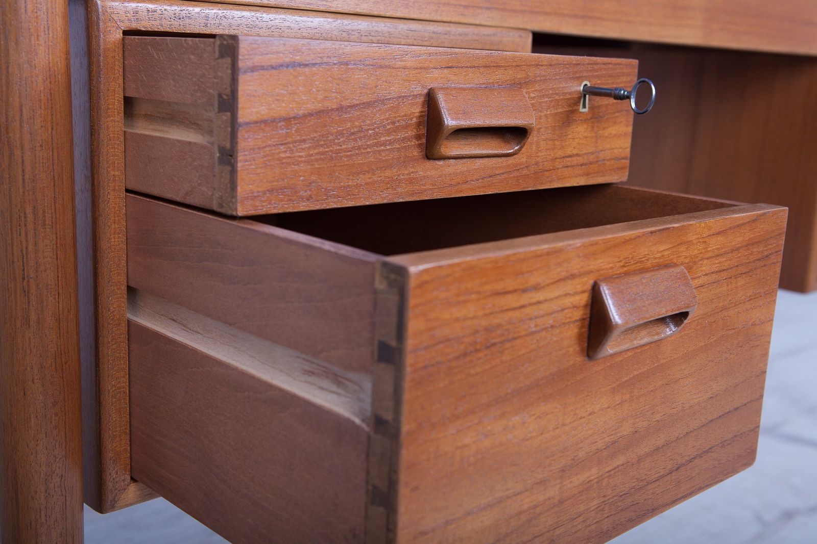 photo vintage Danish Teak Desk By Børge Mogensen For Søborg Møbelfabrik, 1960s