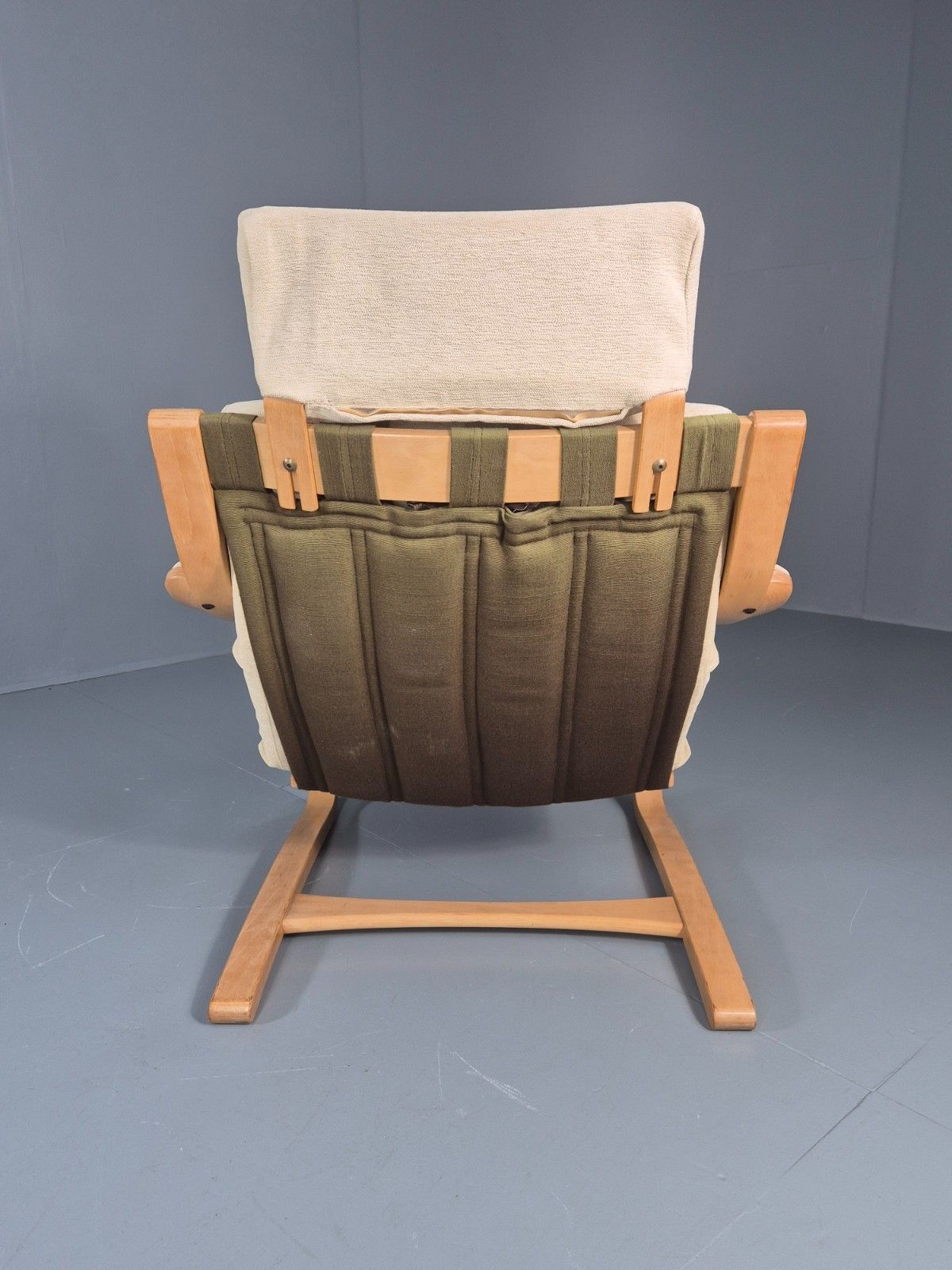 photo furniture Vintage Danish Bentwood Lounge Chair Cantilever Design 1970s Retro Eb11373 Mben
