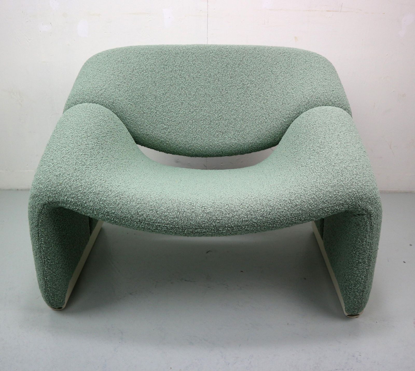 Pierre Paulin Set Of 2 F598 Groovy Armchairs For Artifort New Upholstery, 1972 photo Furniture