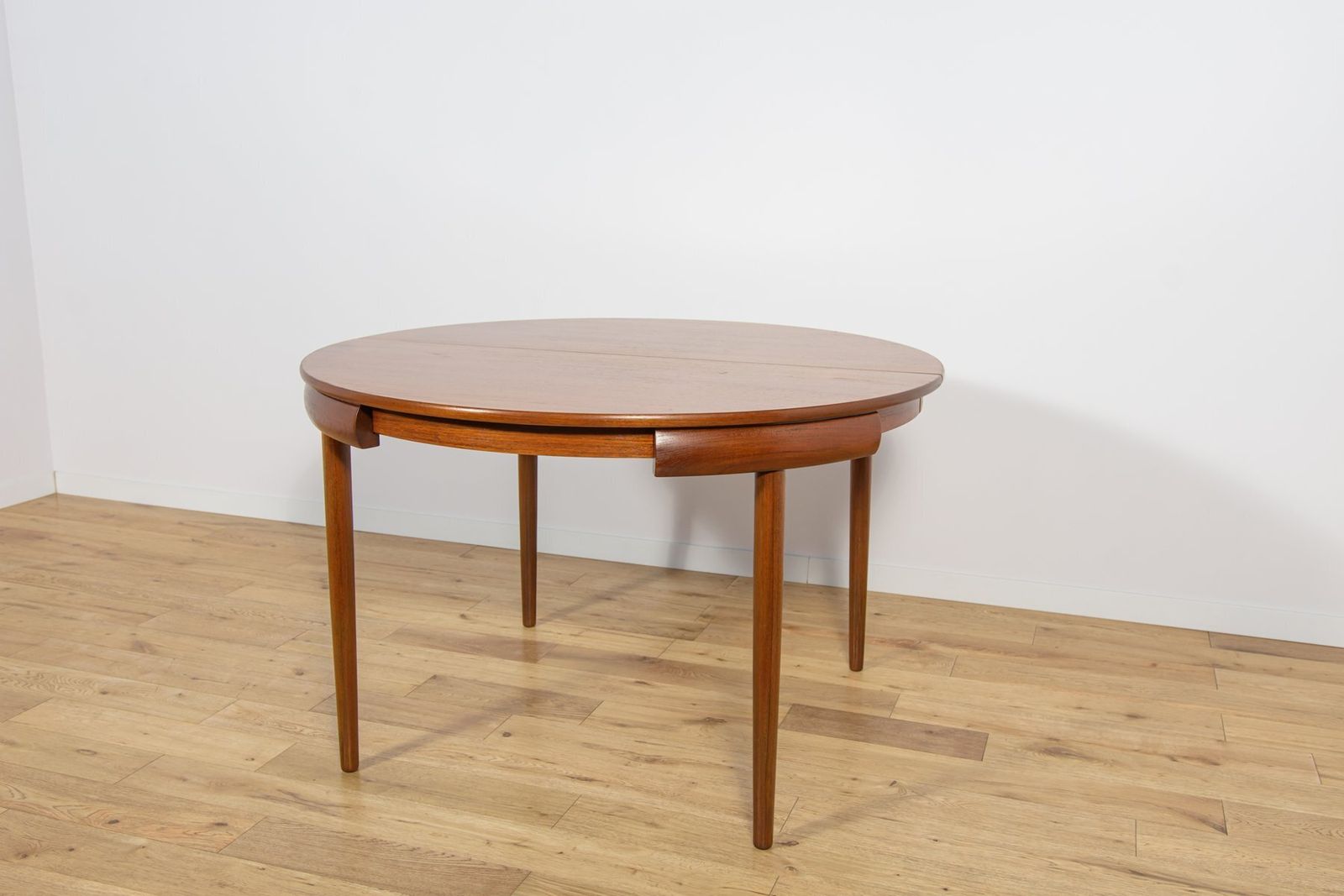 photo for sale Mid Century Modern Teak Dining Table And Chairs By Hans Olsen For Frem Røjle, Denmark, 1960s, Set Of 5