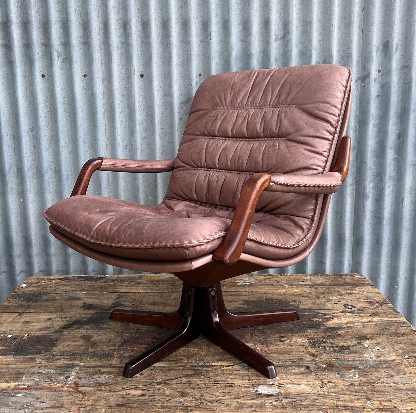 Vintage Berg Danish Leather Swivel Armchair Mid Century 70s Scandinavian Retro photo vinterior