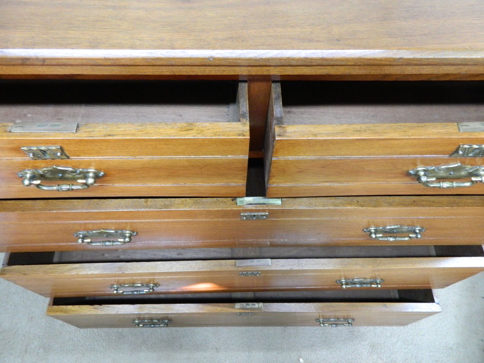 photo furniture Blyth And Sons Victorian Walnut Chest Of Drawers