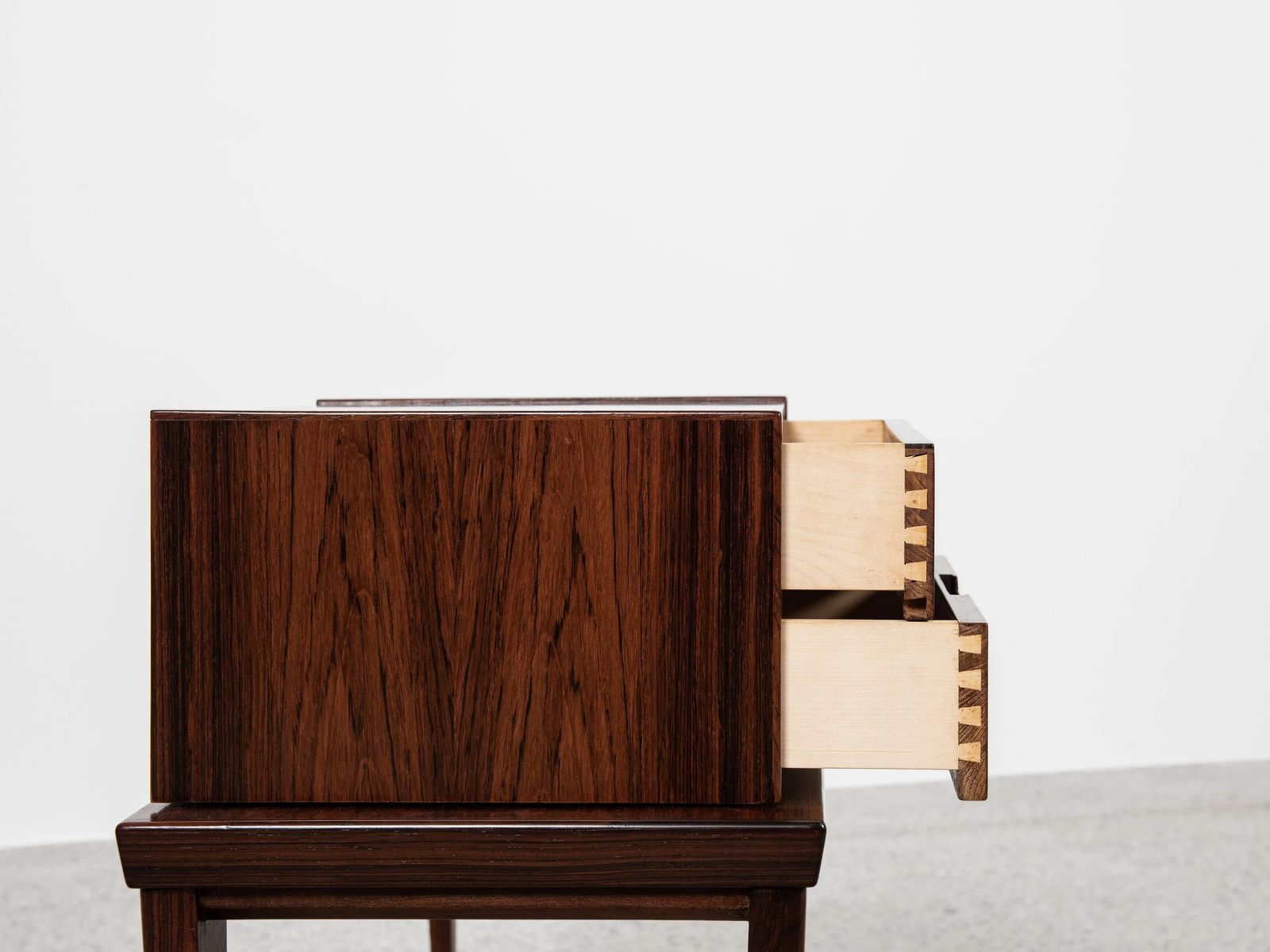 Midcentury Danish Set Of Mirror, Bench And Container In Rosewood By Aksel Kjersgaard 1960s photo Furniture